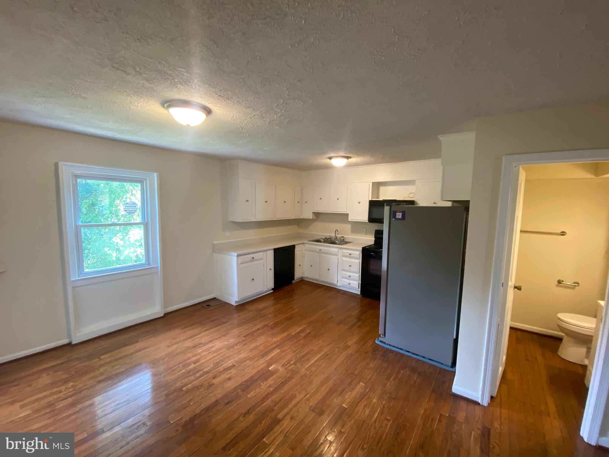 OLDE GREENWICH - Residential Lease