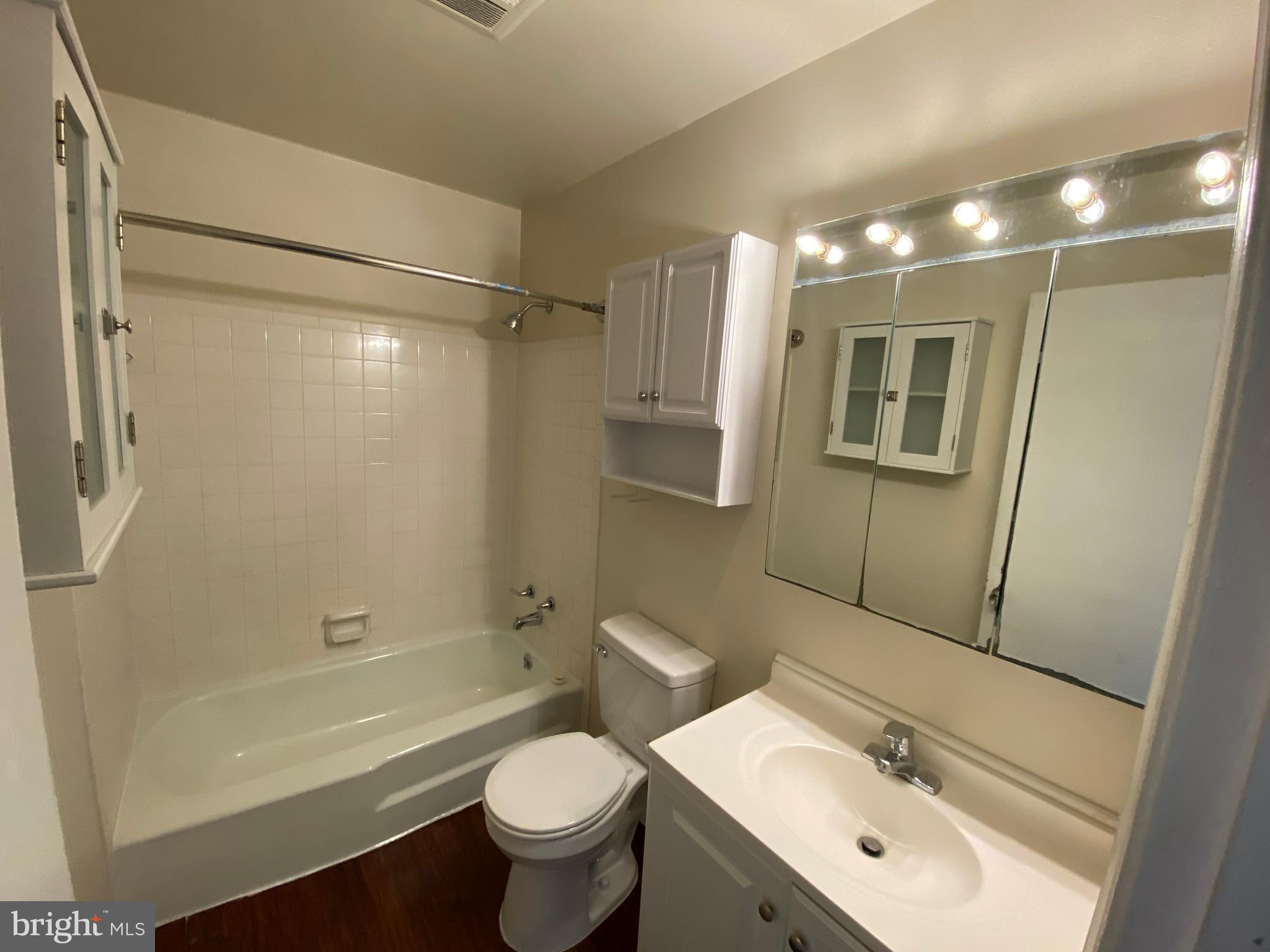 OLDE GREENWICH - Residential Lease