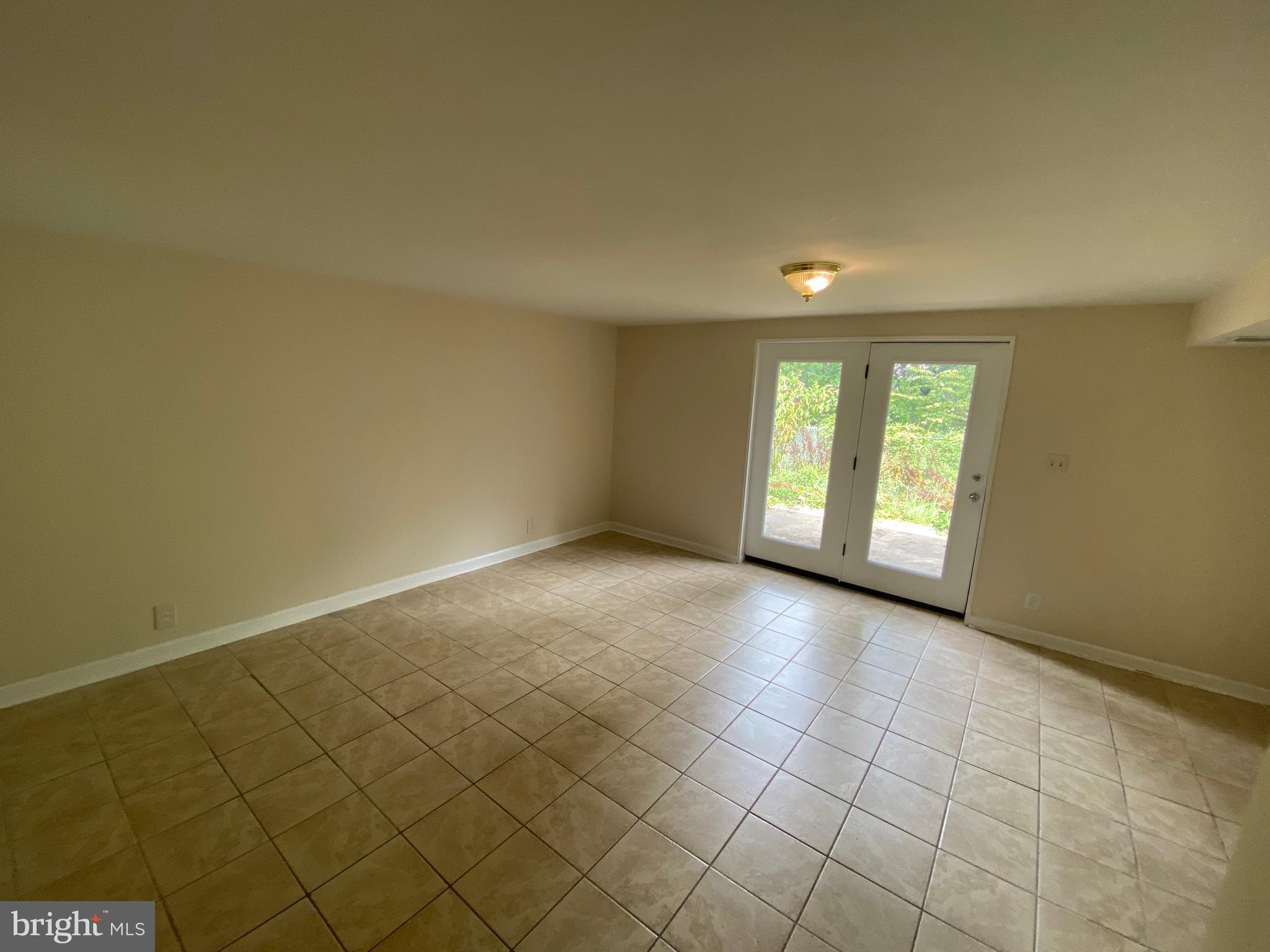 OLDE GREENWICH - Residential Lease