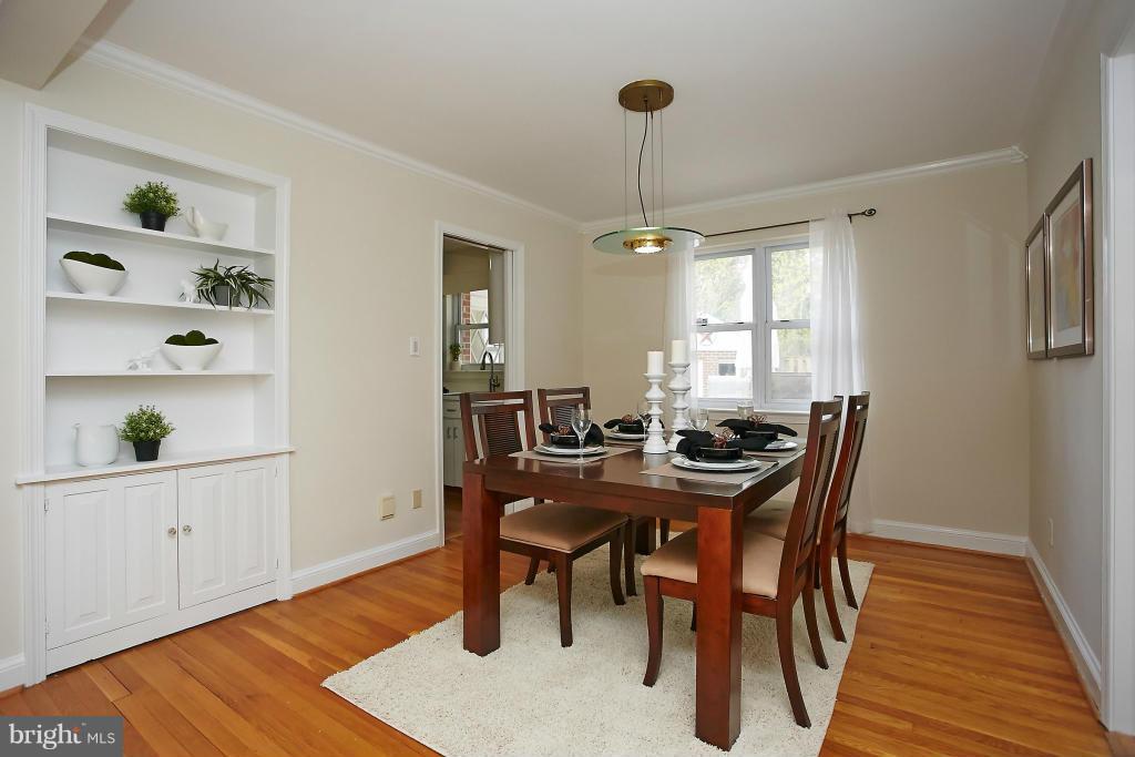 CRESCENT HILLS - Residential