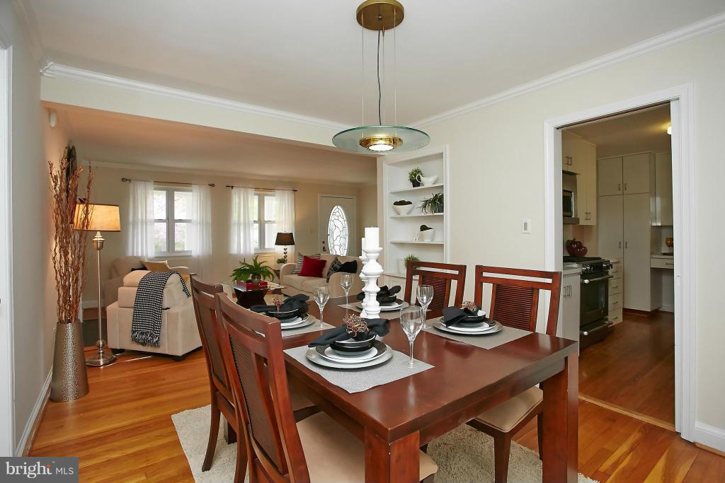 CRESCENT HILLS - Residential