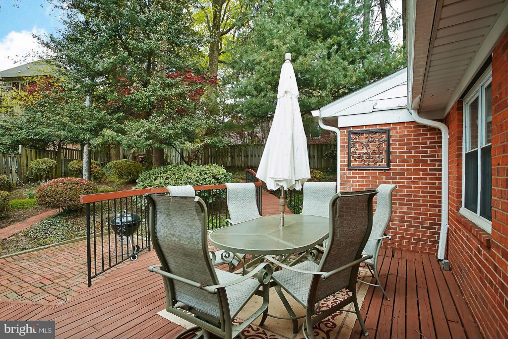 CRESCENT HILLS - Residential