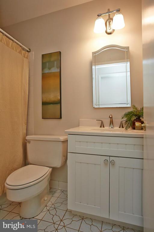 CRESCENT HILLS - Residential