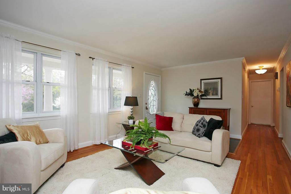 CRESCENT HILLS - Residential