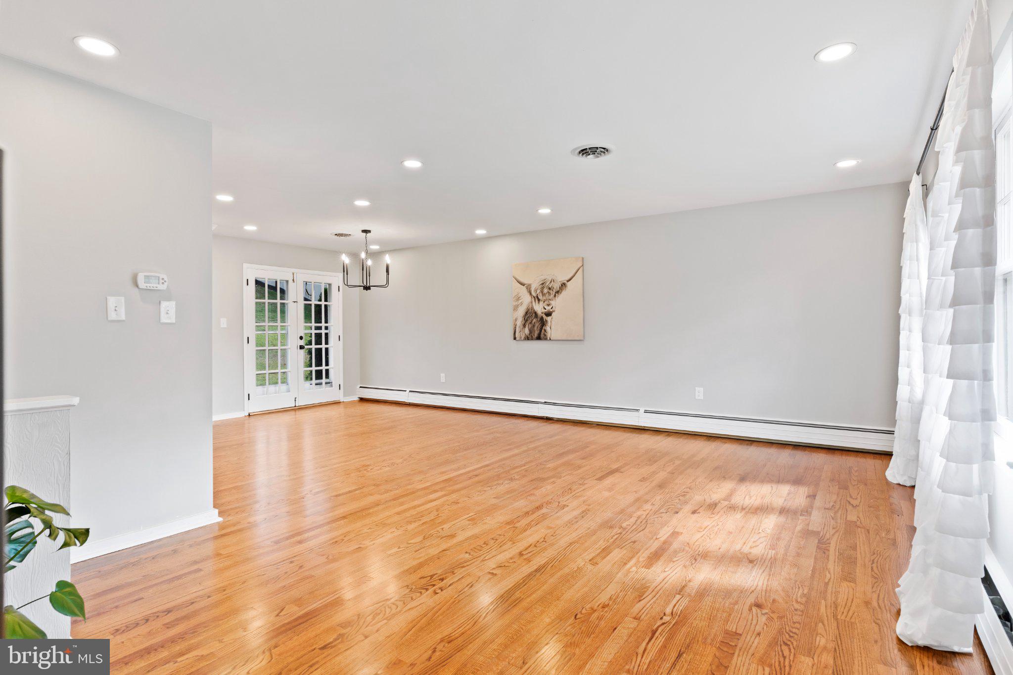 837 W FOXCROFT DRIVE