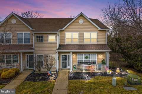 Townhouse For Sale - 802 Sunflower Way<br/> Gloucester County, MANTUA, NJ 08051