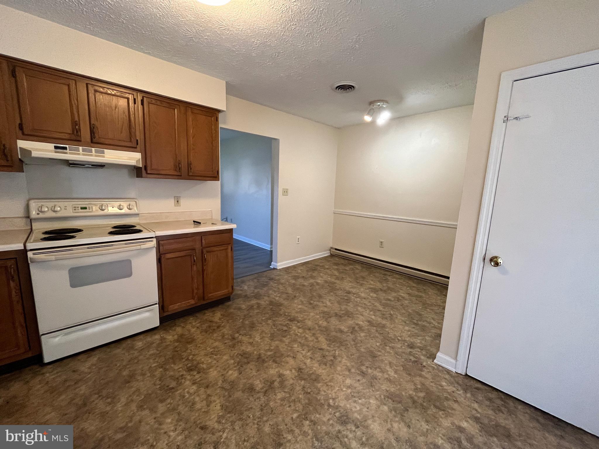 HIGH MEADOW - Residential Lease