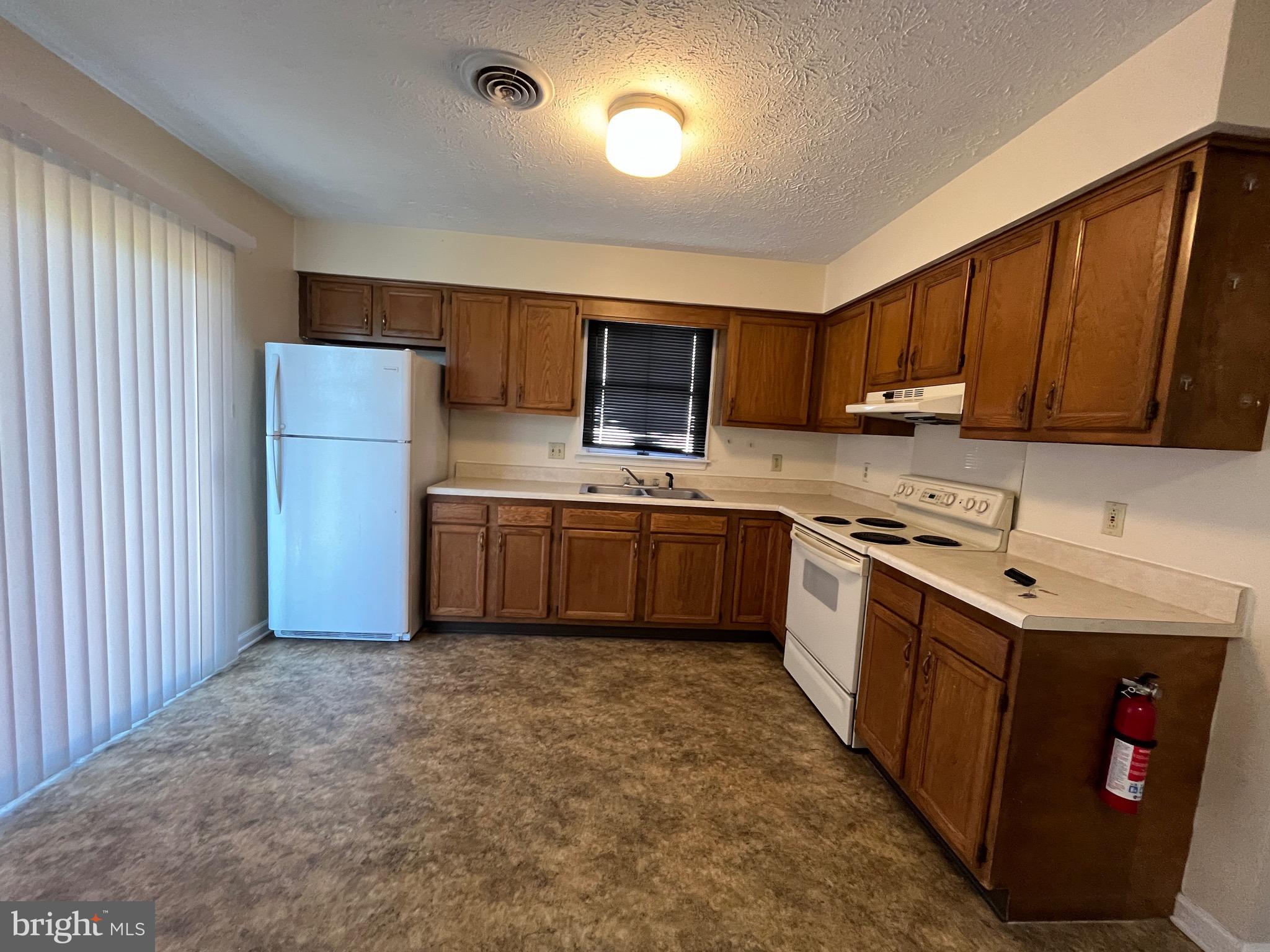 HIGH MEADOW - Residential Lease