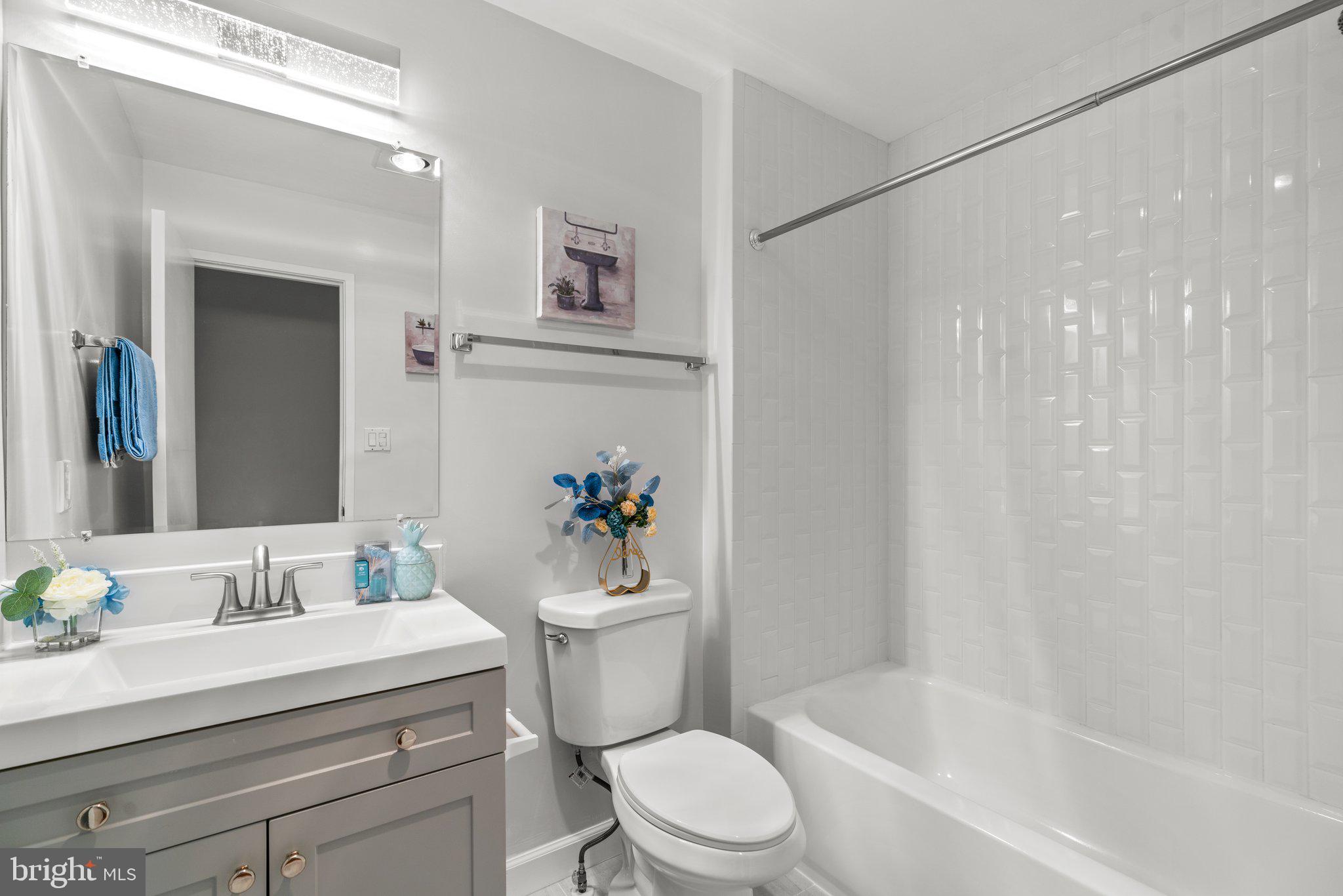 POTOMAC SPRINGS - Residential