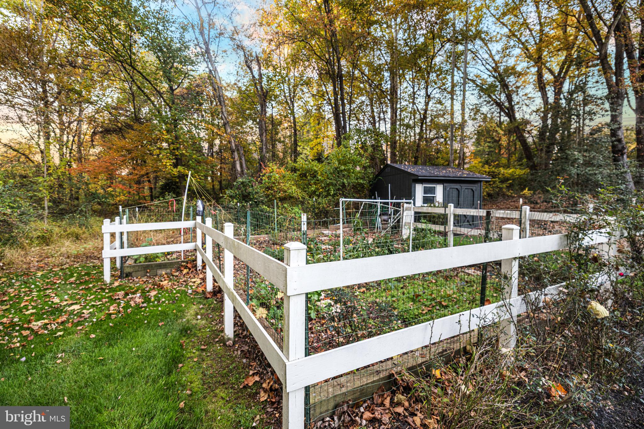 STONEY CREEK WOODS - Residential