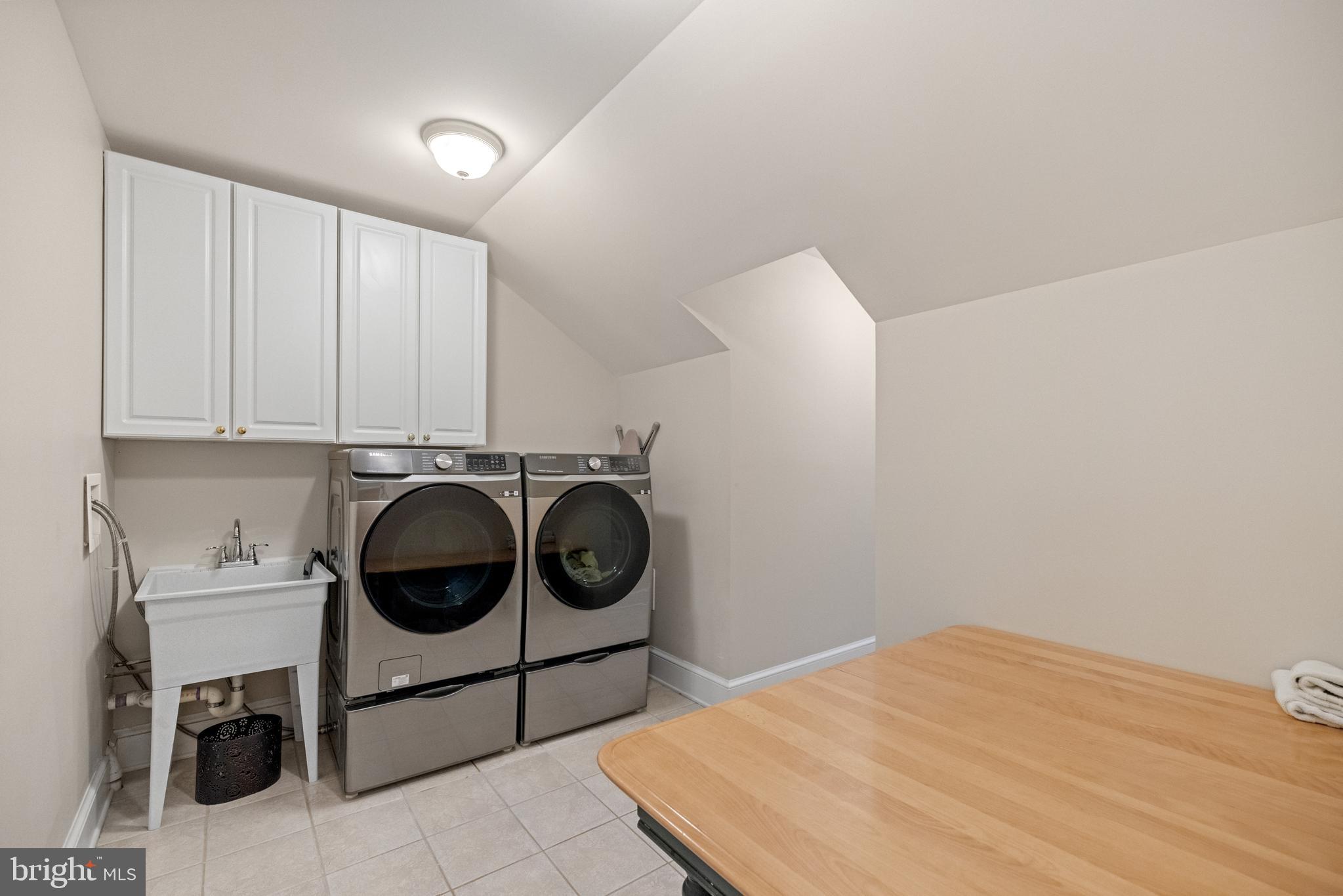 STONEY CREEK WOODS - Residential