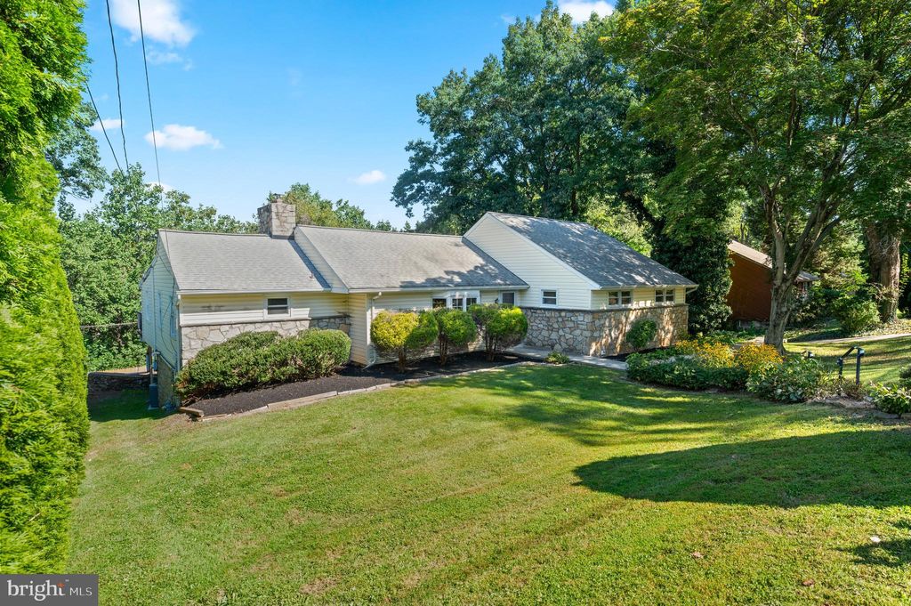 Photo of 1140 Green Tree Lane, PENN VALLEY, PA 19072 (MLS # PAMC2154390)