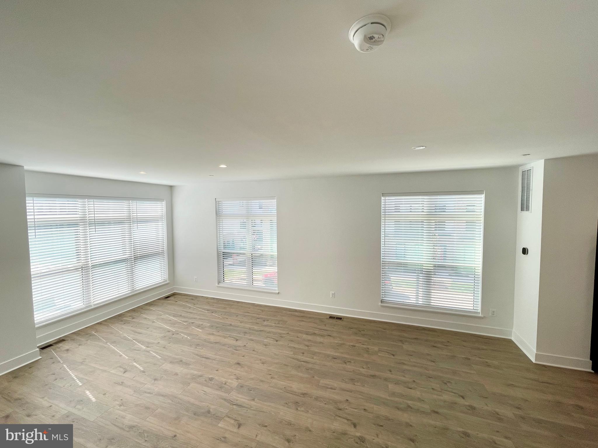 TYSONS RIDGE - Residential Lease