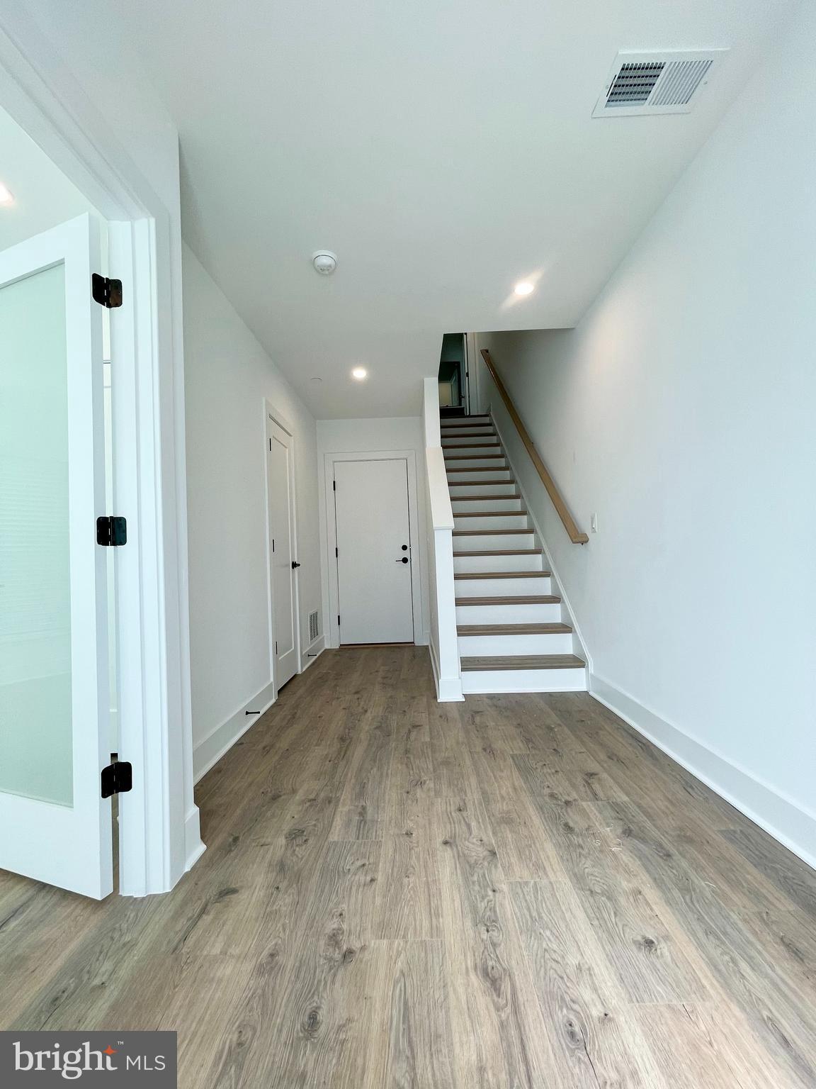 TYSONS RIDGE - Residential Lease