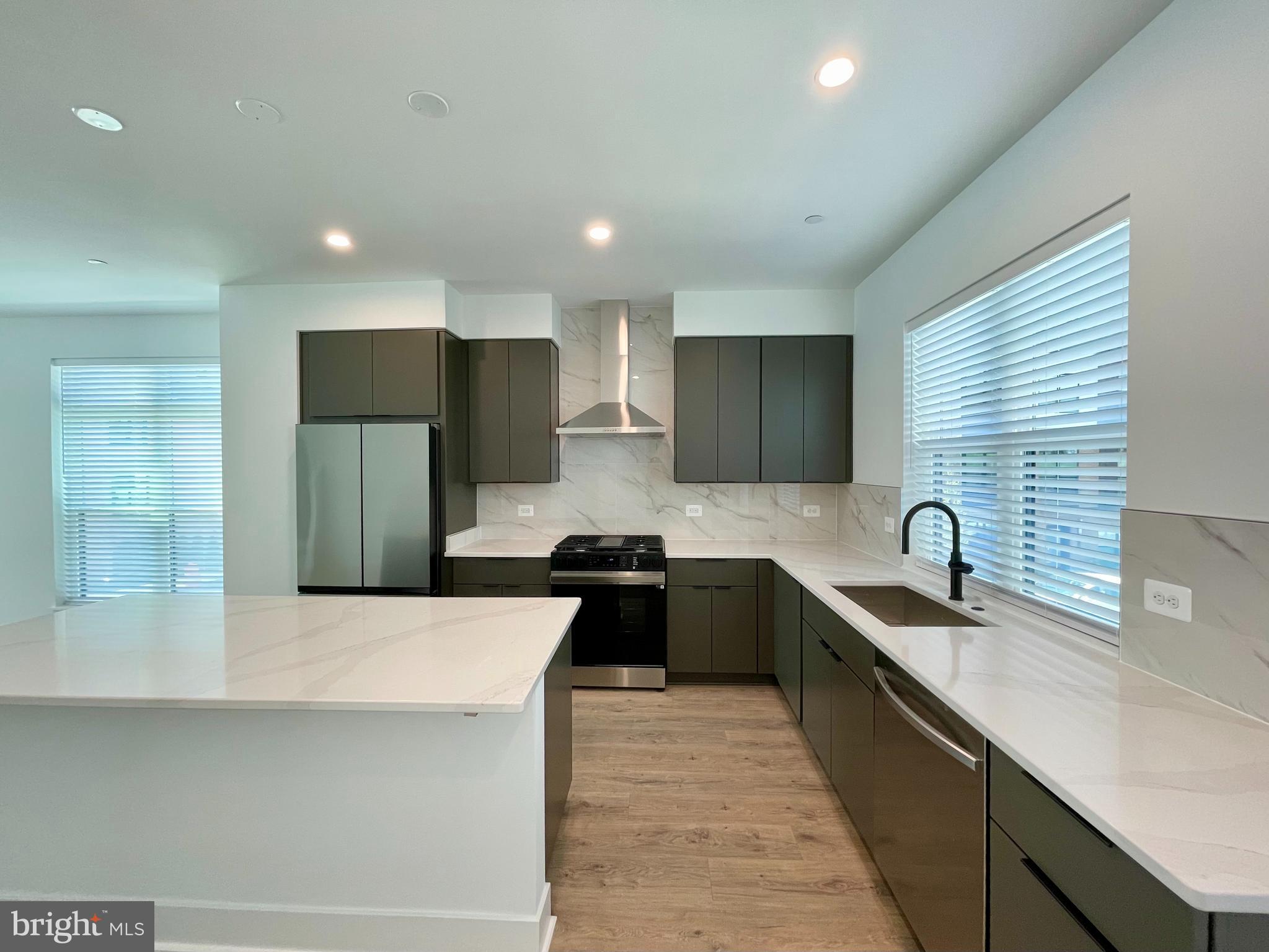 TYSONS RIDGE - Residential Lease