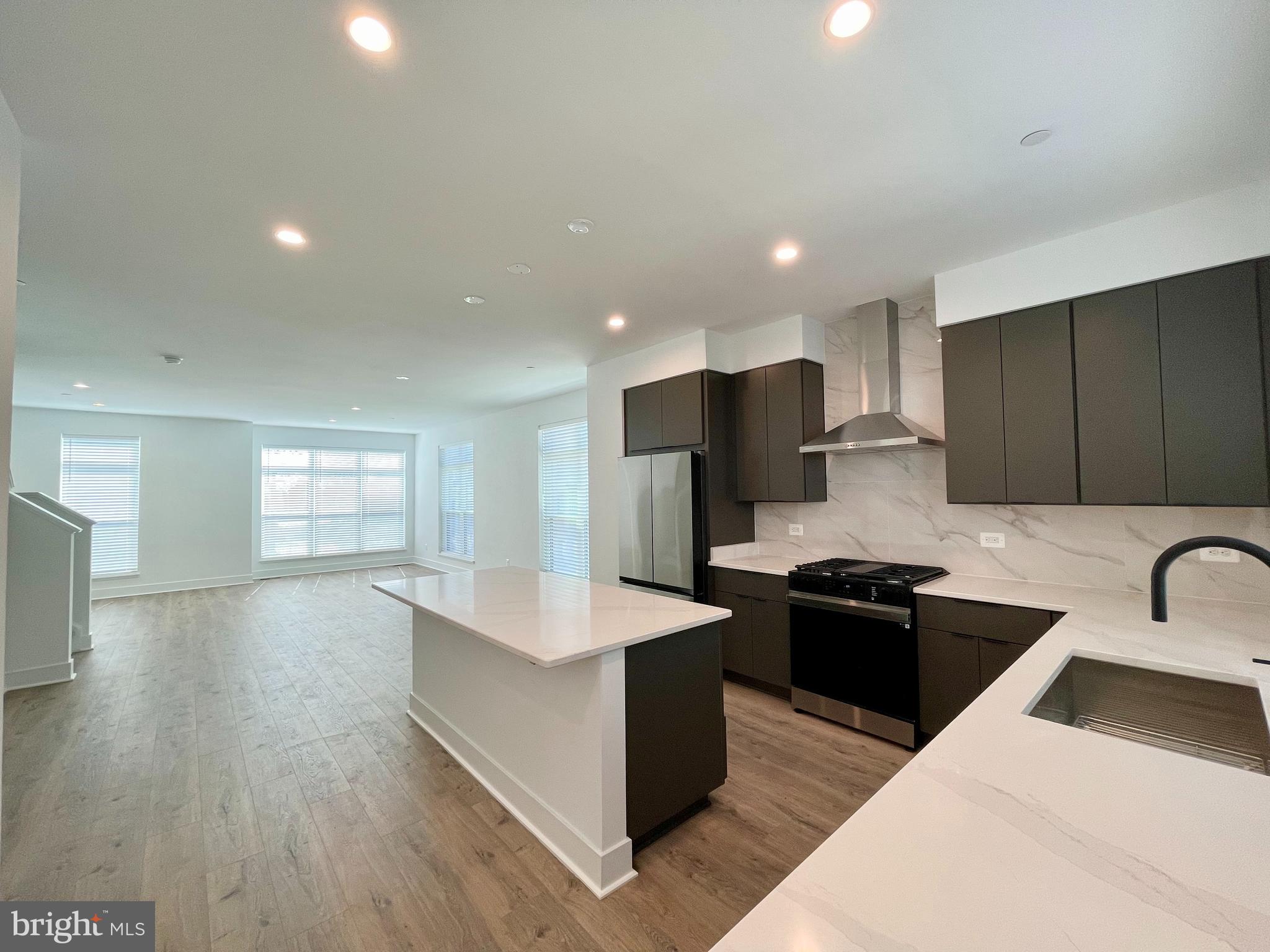 TYSONS RIDGE - Residential Lease