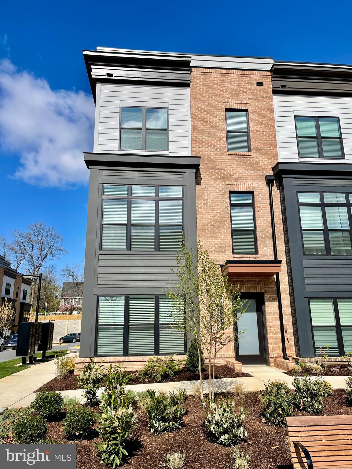 TYSONS RIDGE - Residential Lease