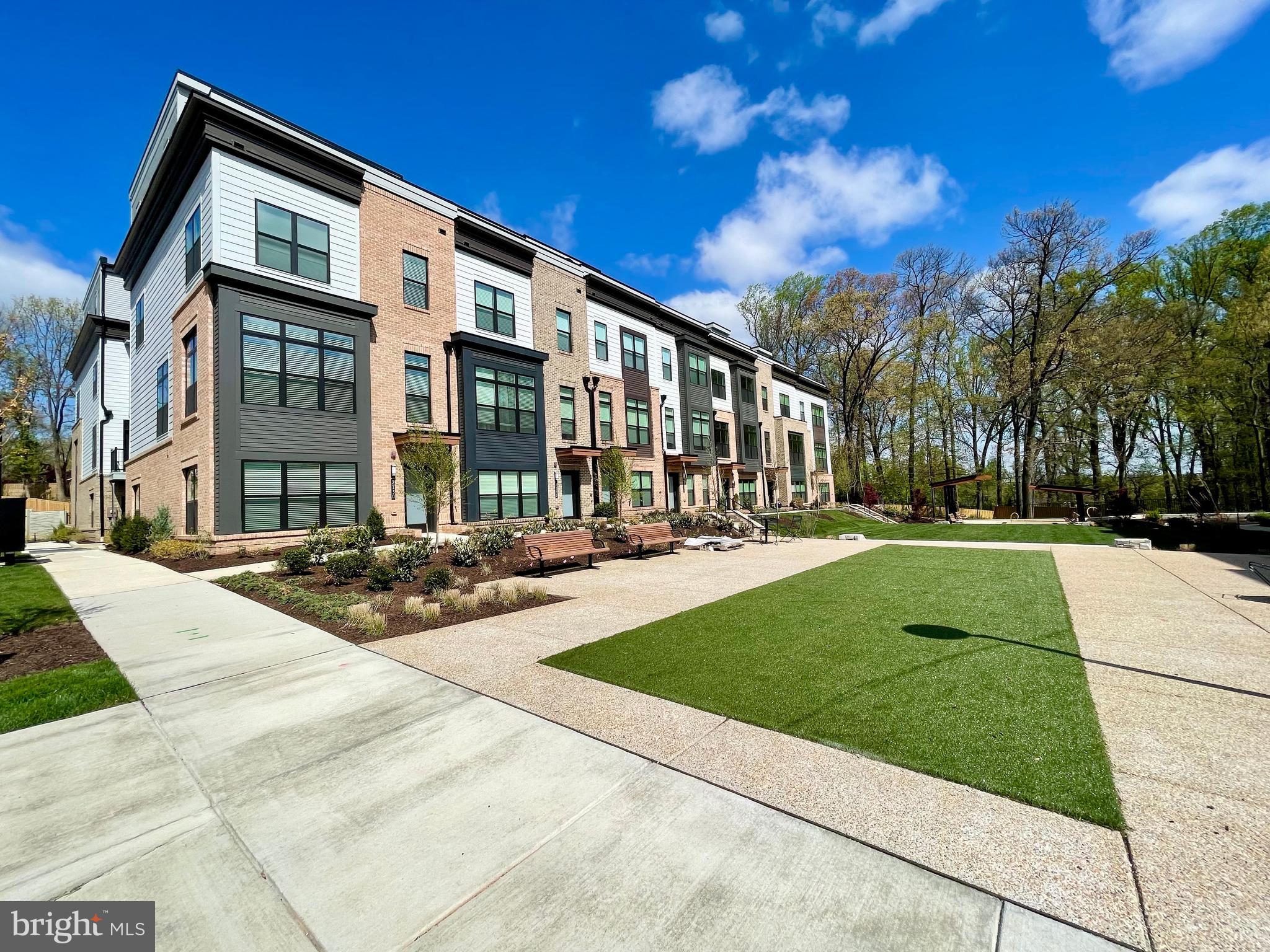 TYSONS RIDGE - Residential Lease