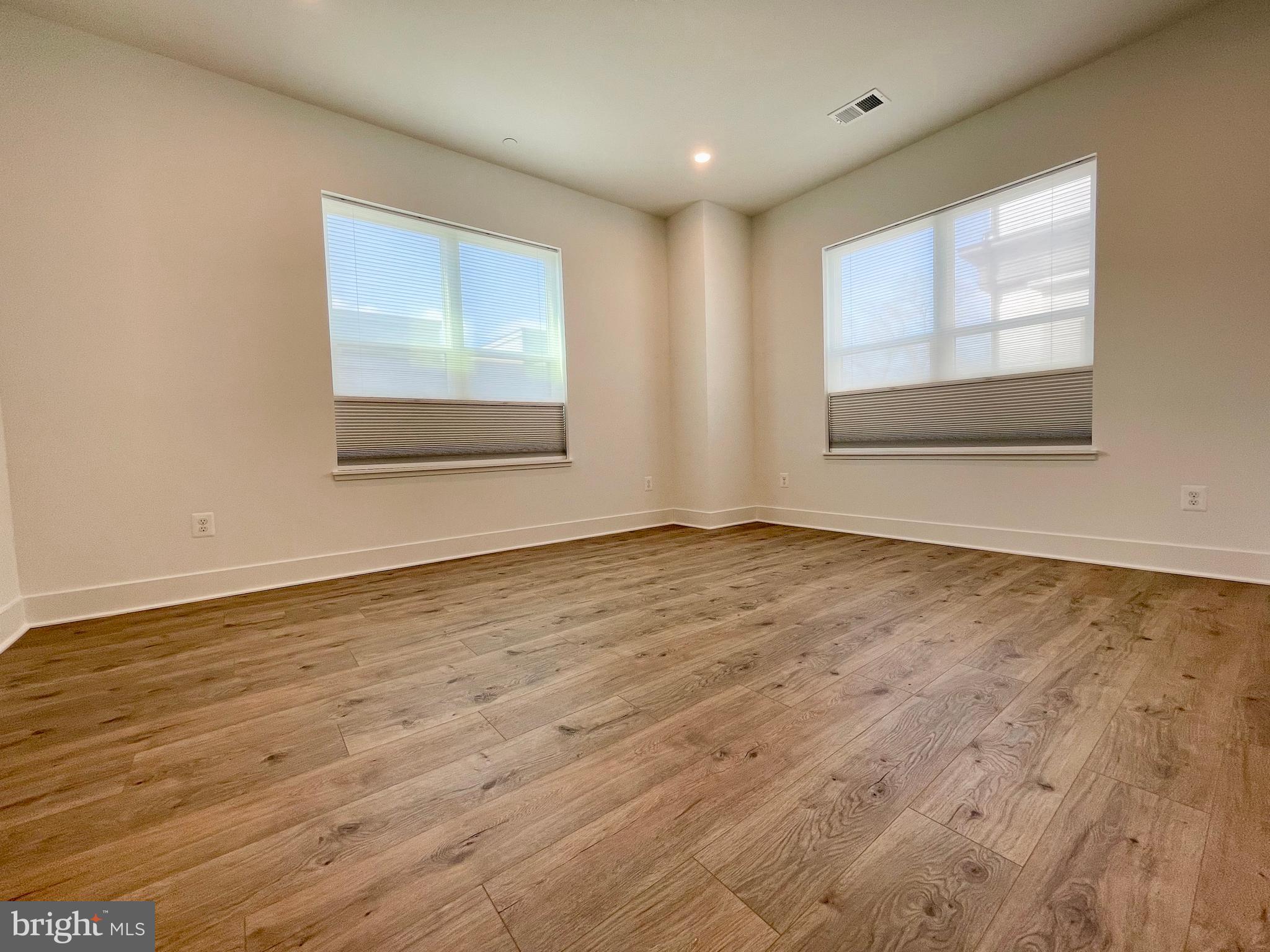 TYSONS RIDGE - Residential Lease