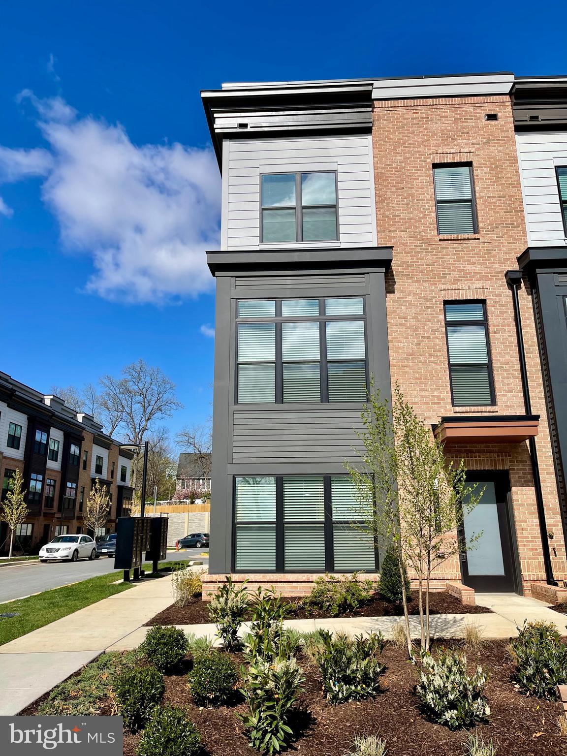 TYSONS RIDGE - Residential Lease