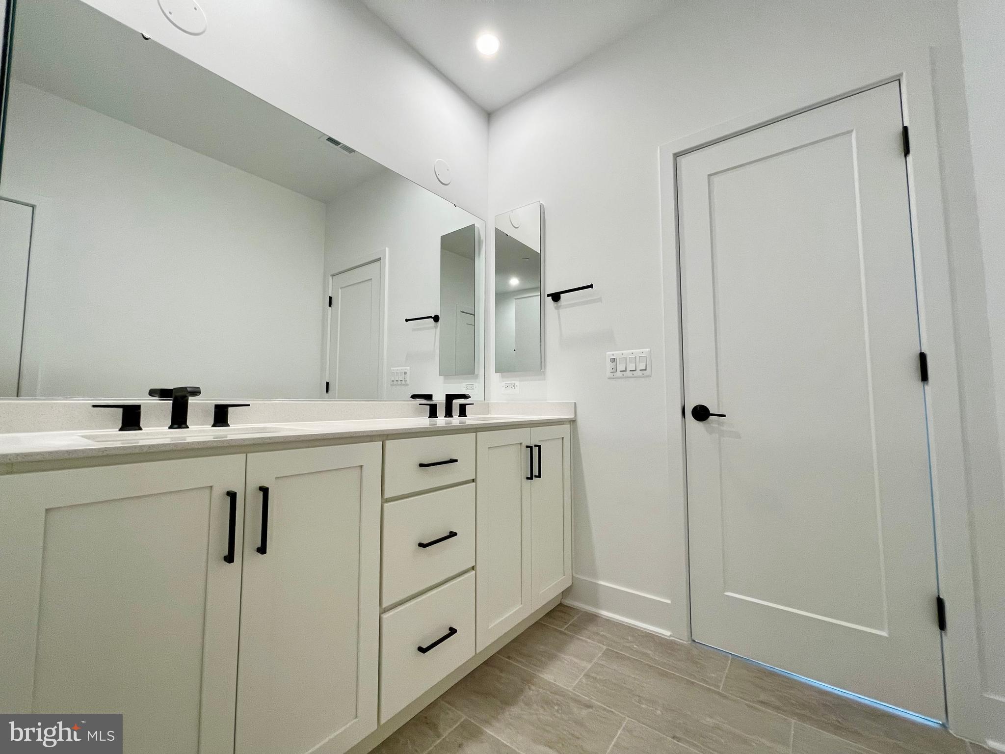 TYSONS RIDGE - Residential Lease