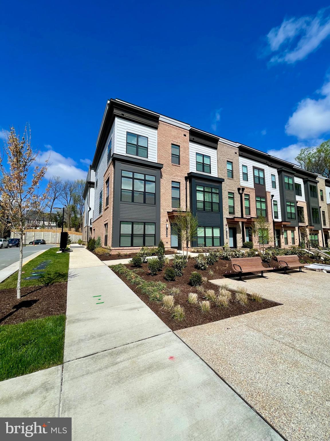 TYSONS RIDGE - Residential Lease