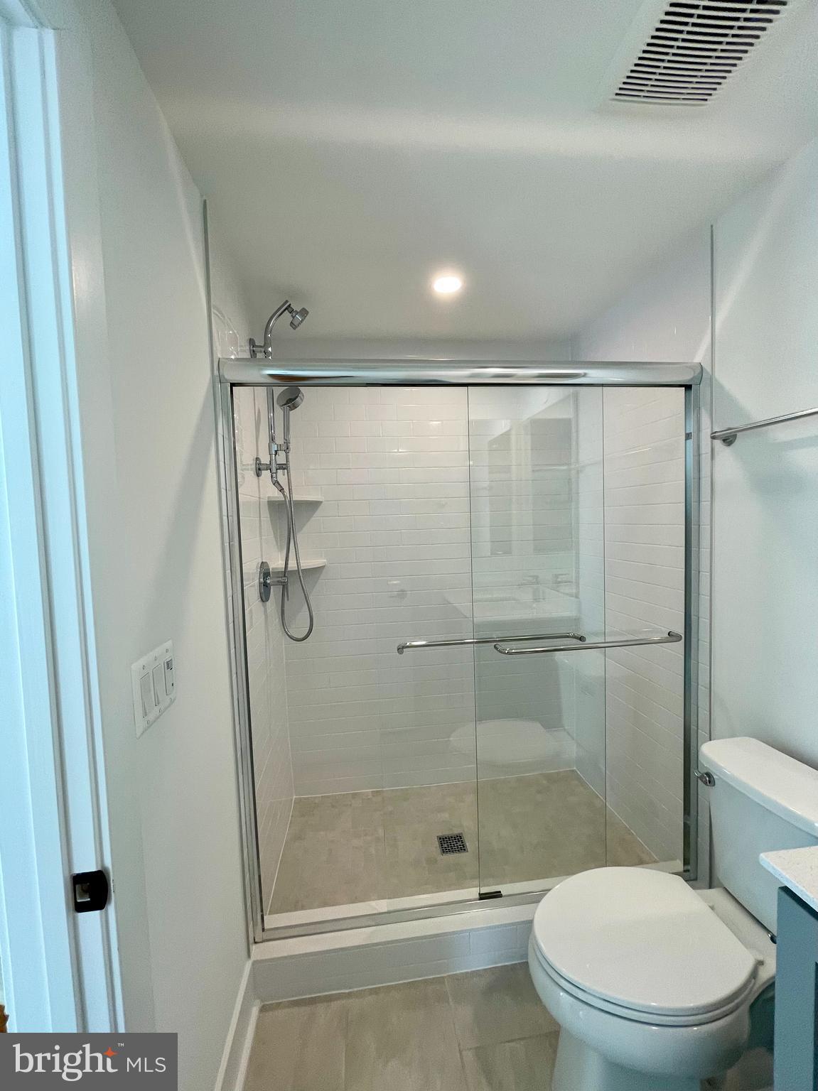 TYSONS RIDGE - Residential Lease