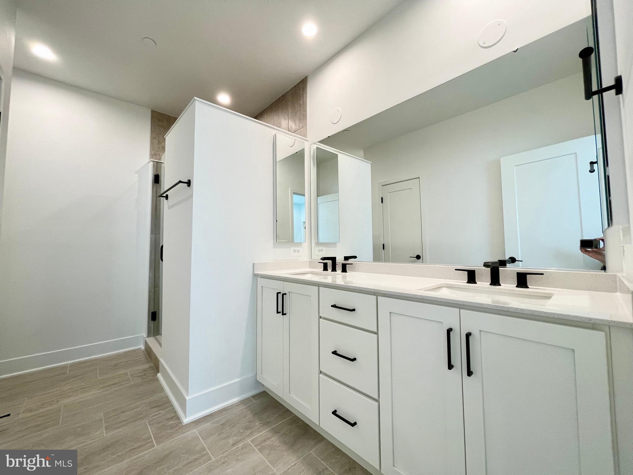 TYSONS RIDGE - Residential Lease