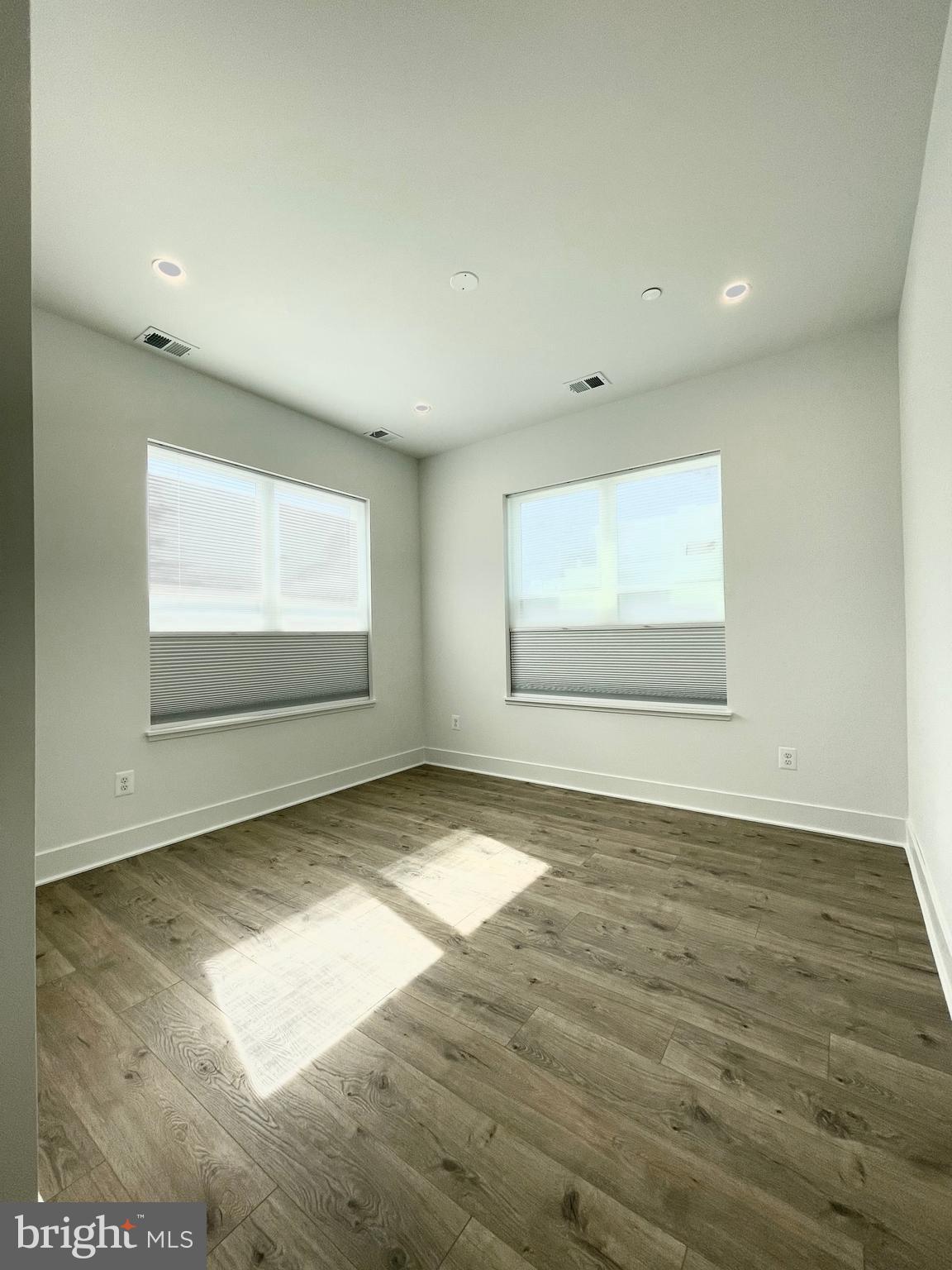 TYSONS RIDGE - Residential Lease