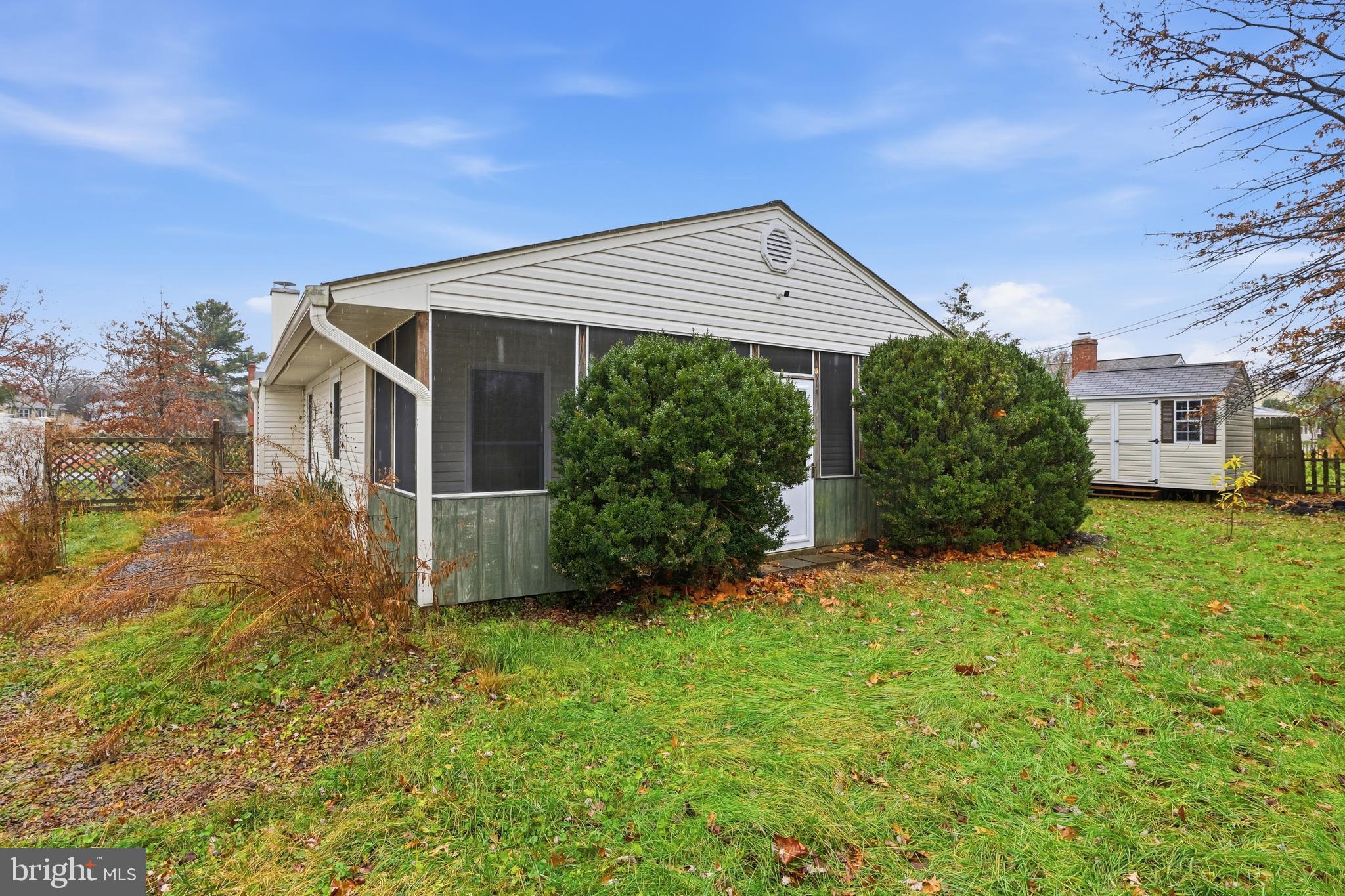 KENILWORTH - Residential