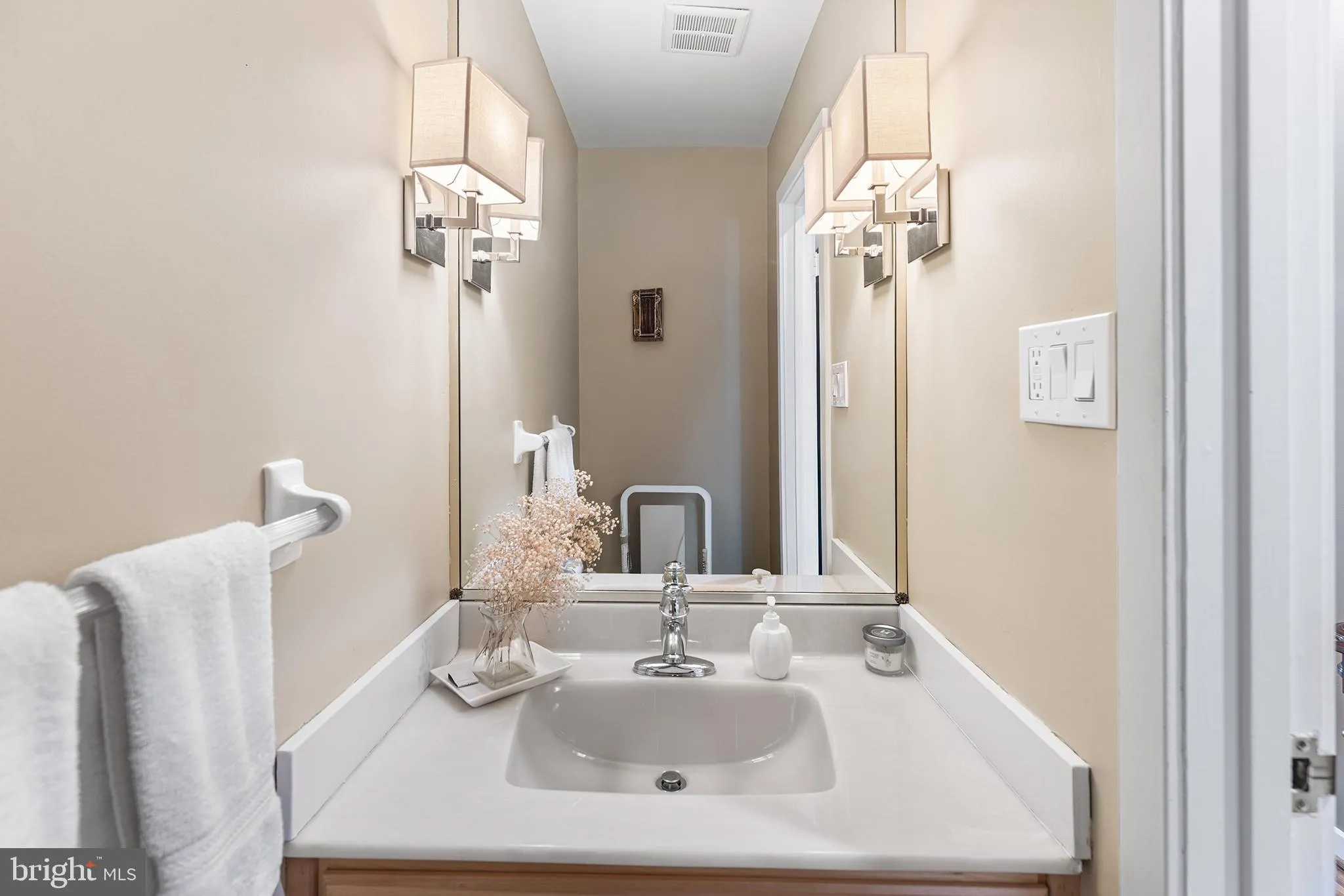 Devon, Pennsylvania 19333, United States, 2 Bedrooms Bedrooms, ,2 BathroomsBathrooms,Residential,Coming Soon,177345