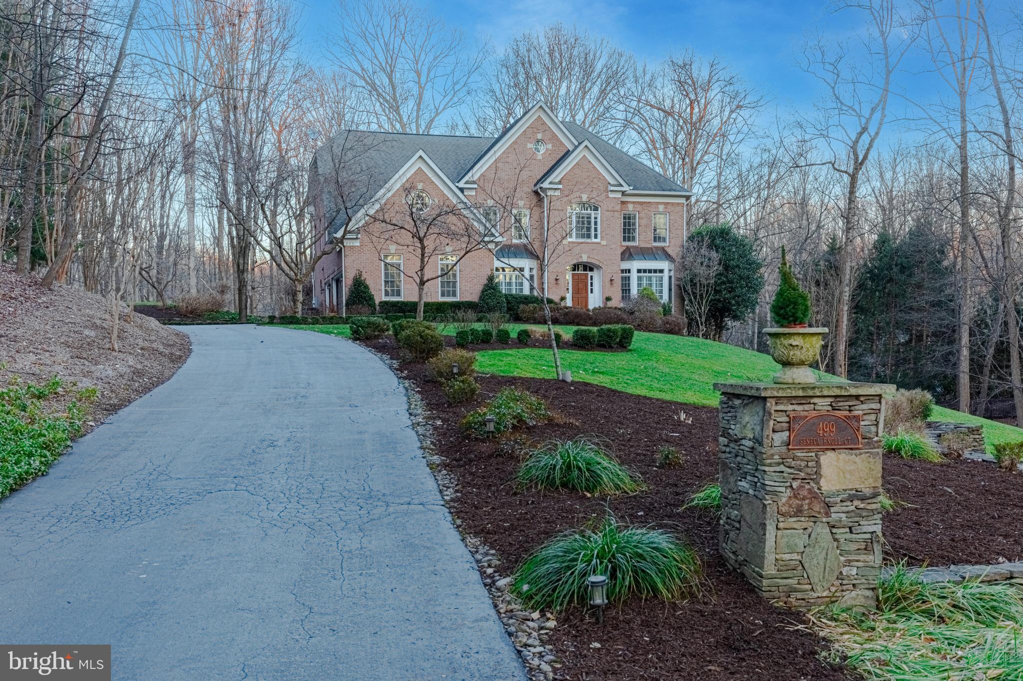 SENECA KNOLL - Residential