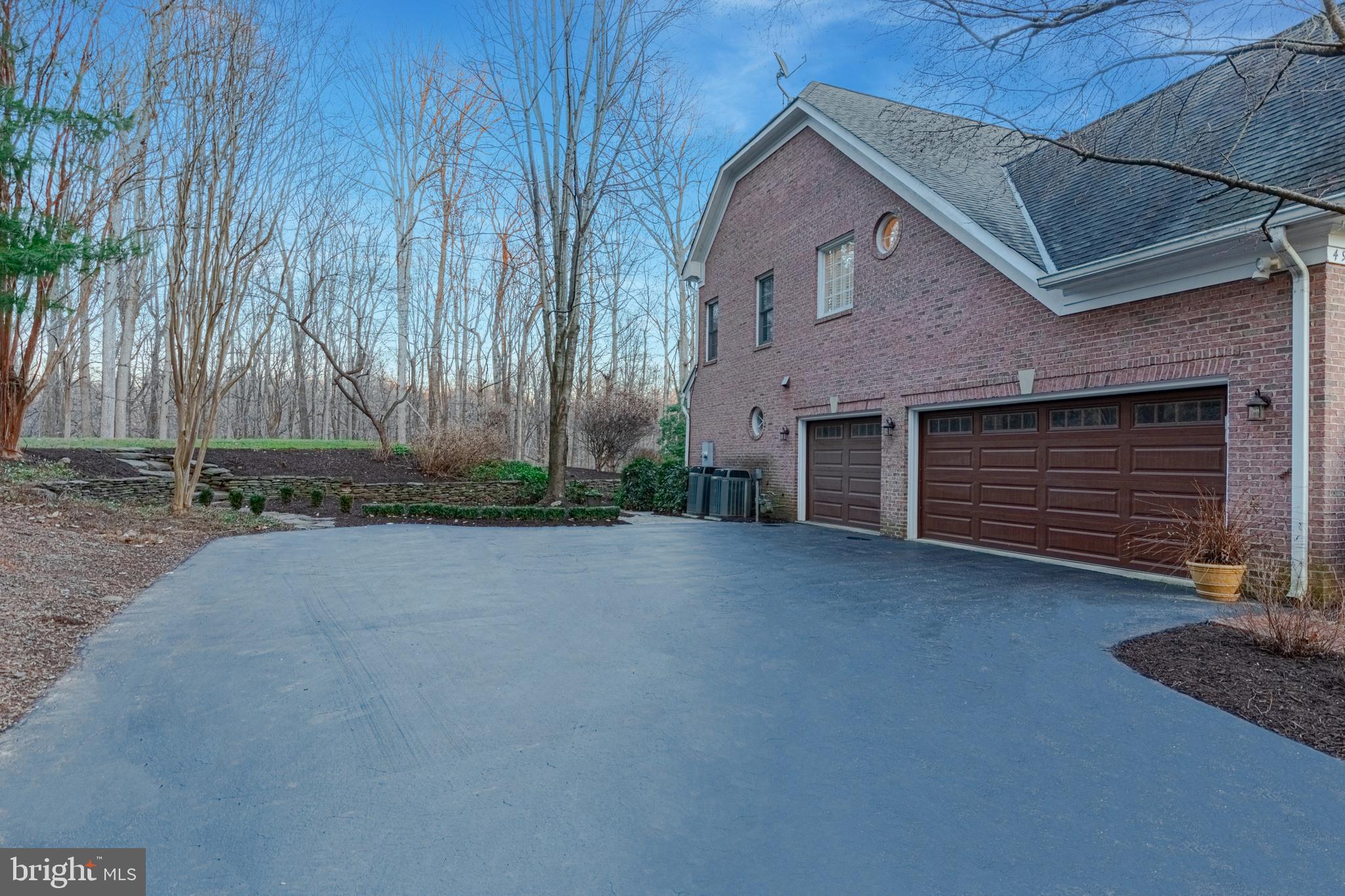 SENECA KNOLL - Residential