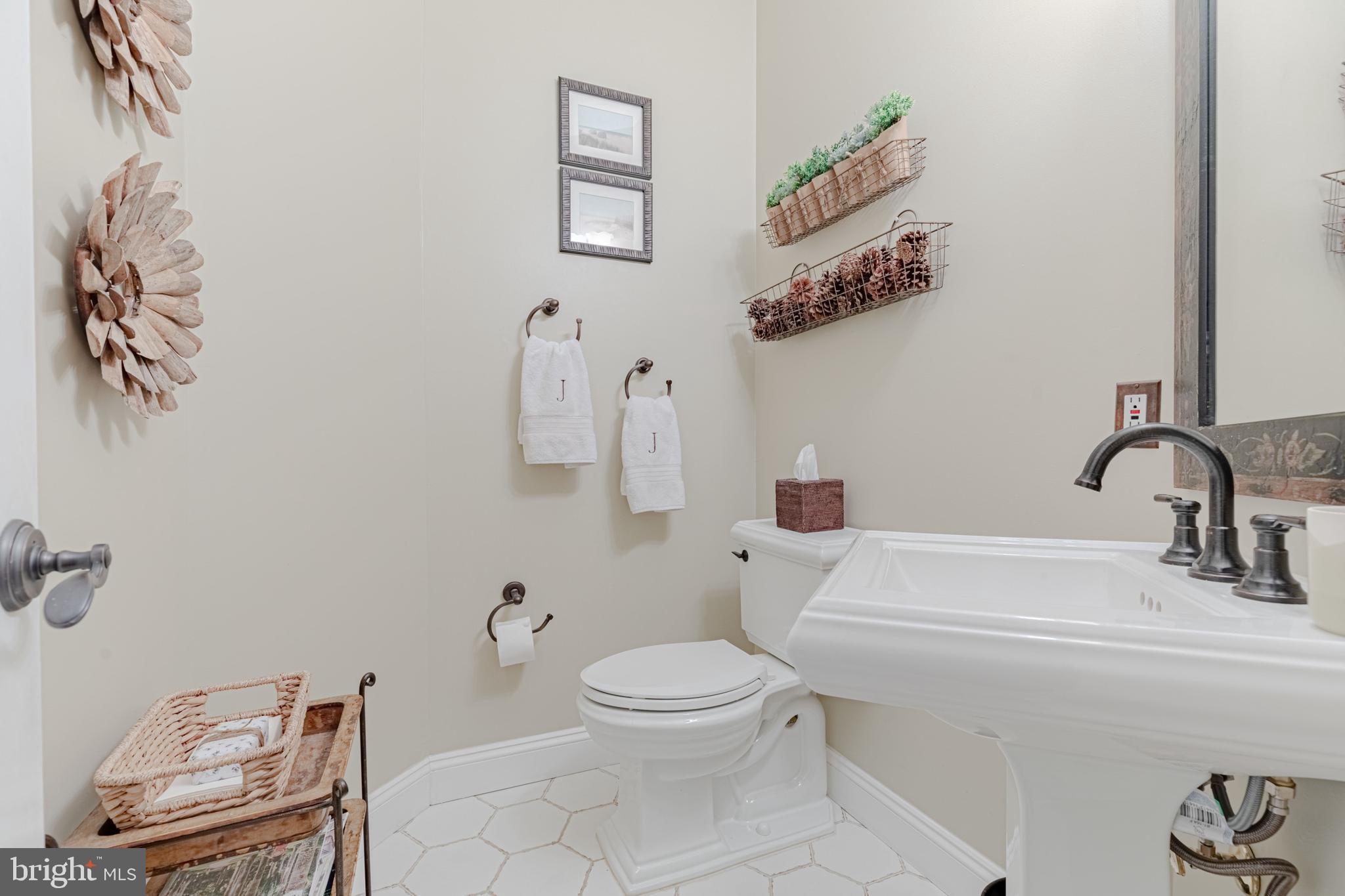 SENECA KNOLL - Residential