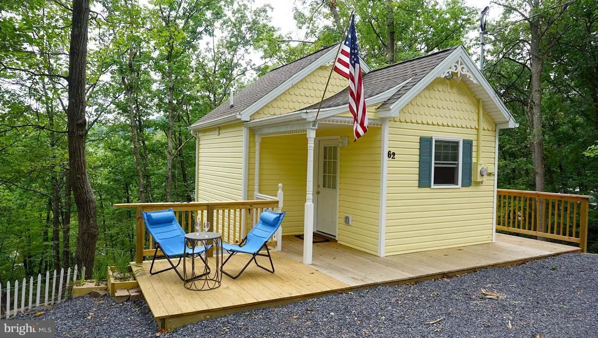 62 Laurel Hill Lane, Berkeley Springs, WV 25411