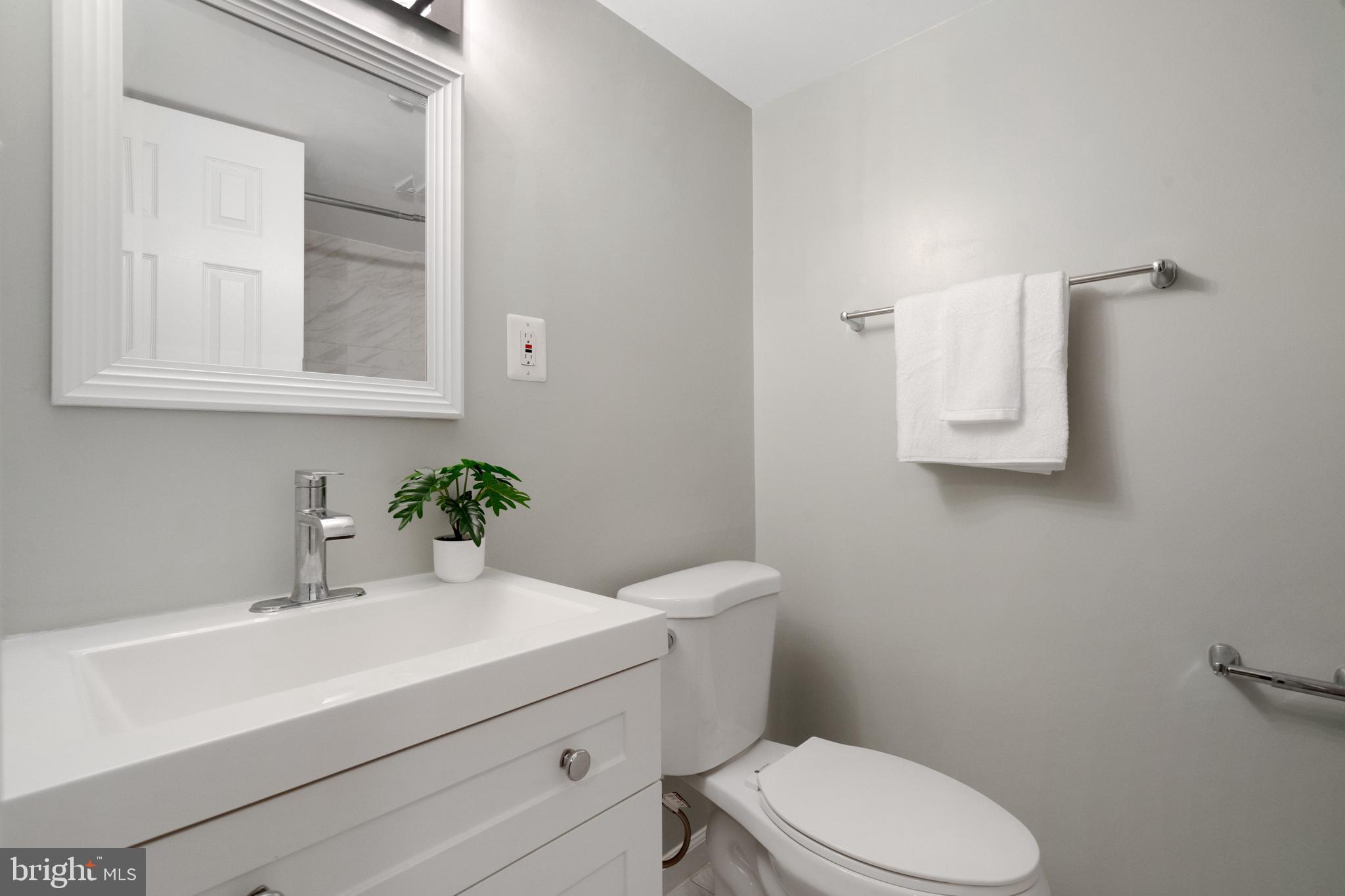 FAIRFAX PLAZA TOWNHOUSES - Residential