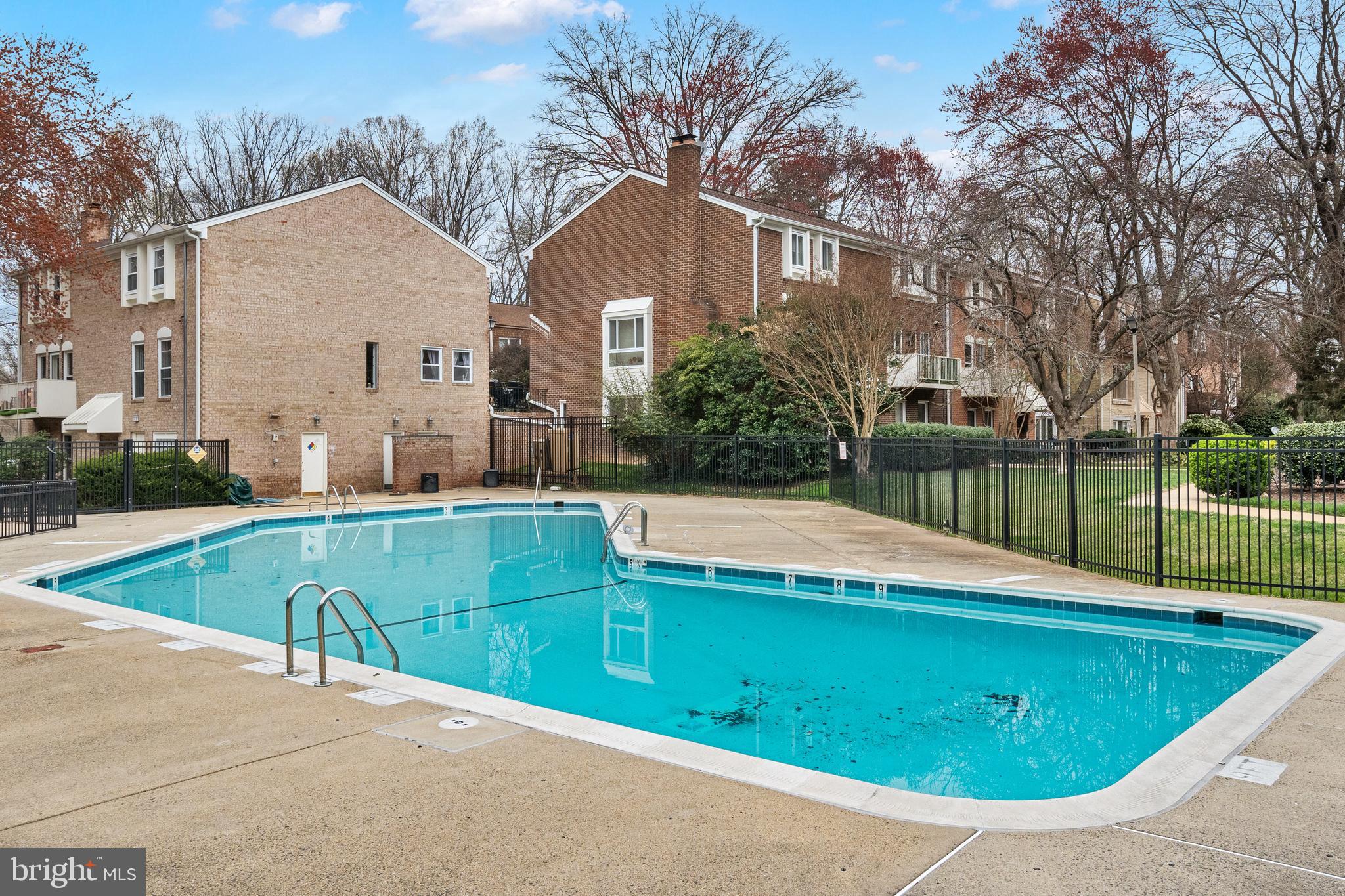FAIRFAX PLAZA TOWNHOUSES - Residential