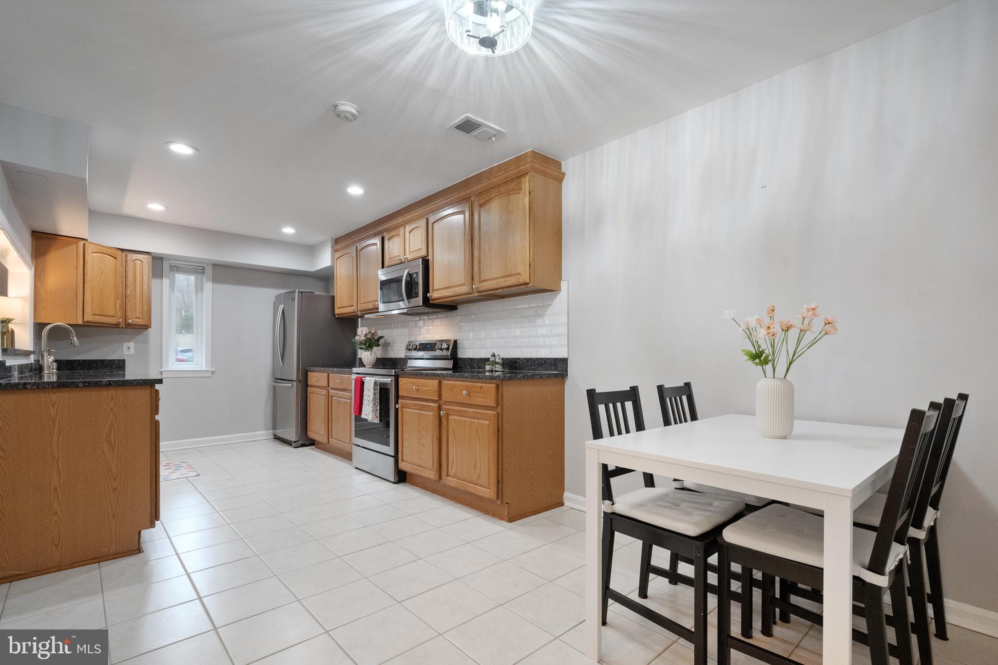 FAIRFAX PLAZA TOWNHOUSES - Residential