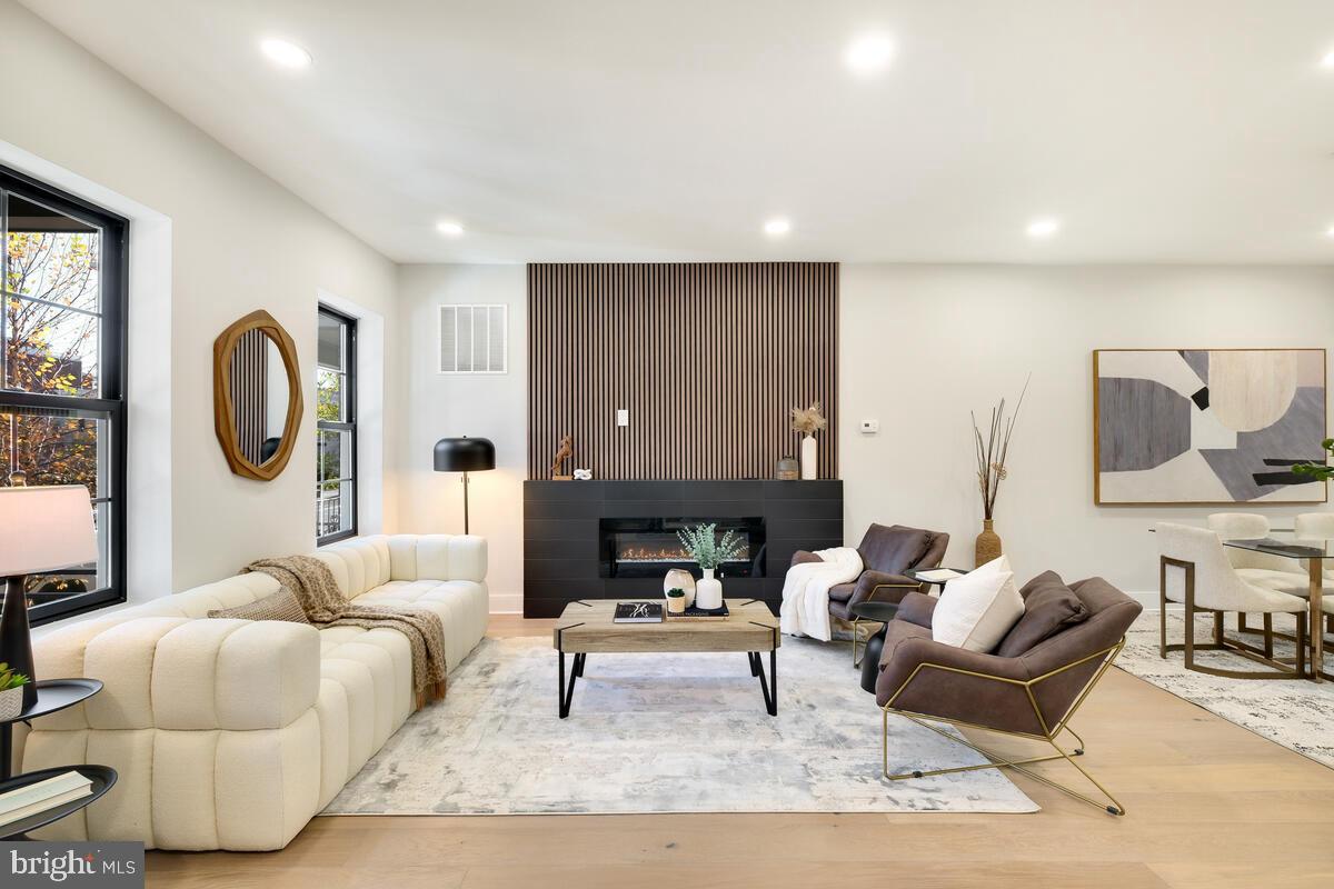 21 16TH STREET SE