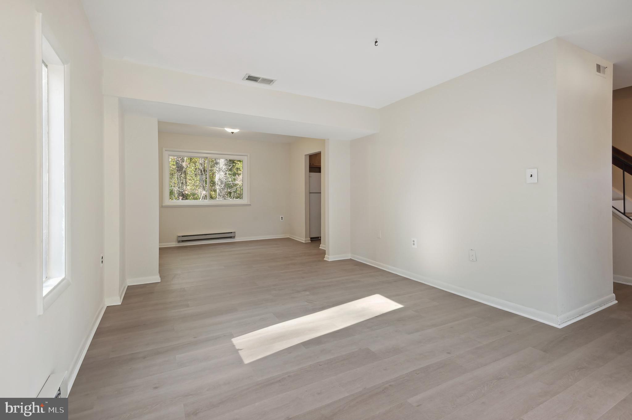 RESTON - Residential Lease