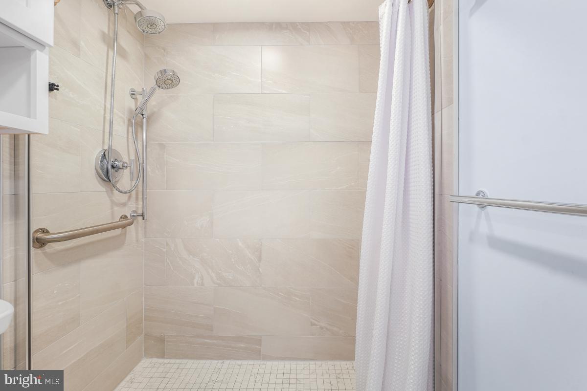 MONTEBELLO - Residential