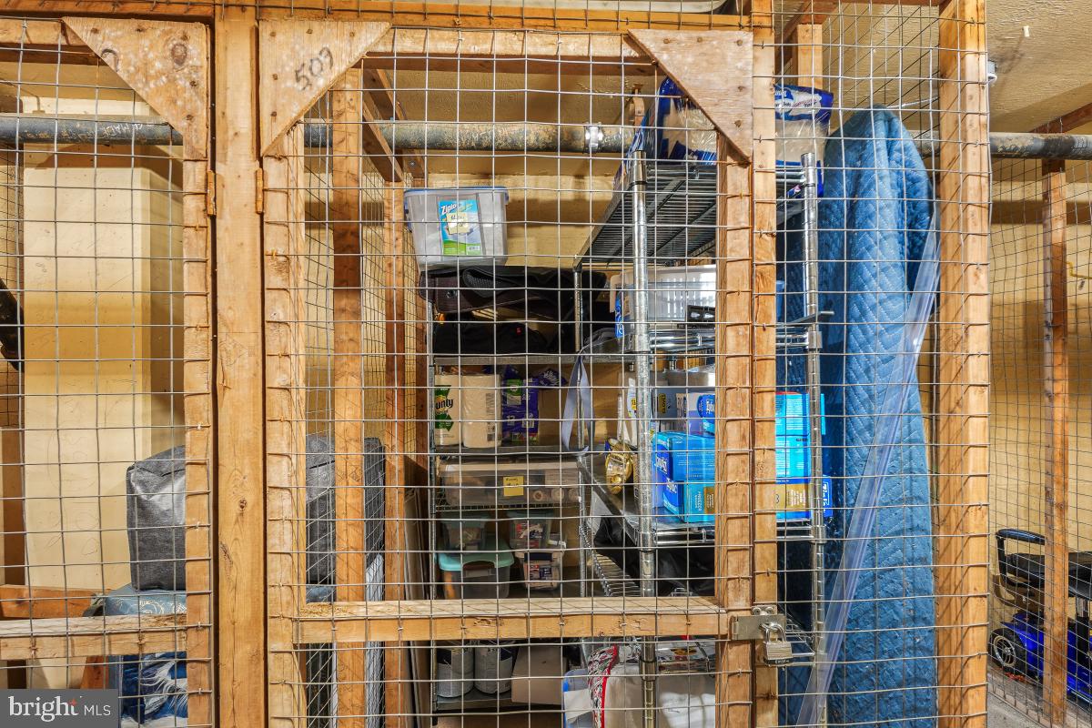 MONTEBELLO - Residential