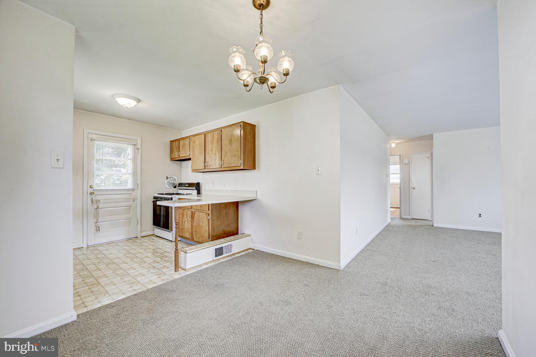 5122 NIAGARA PLACE