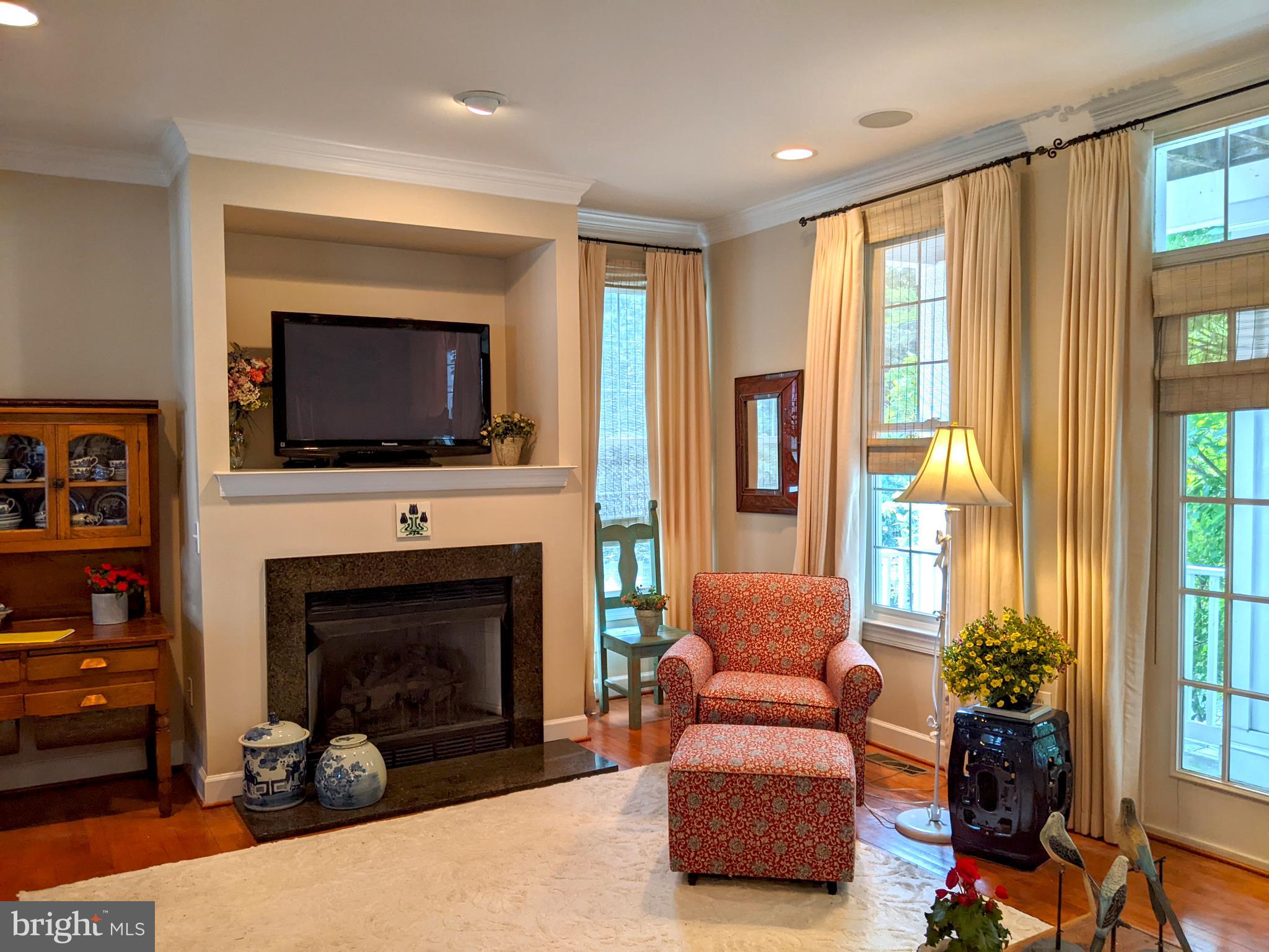 KENTLANDS MIDTOWN - Residential