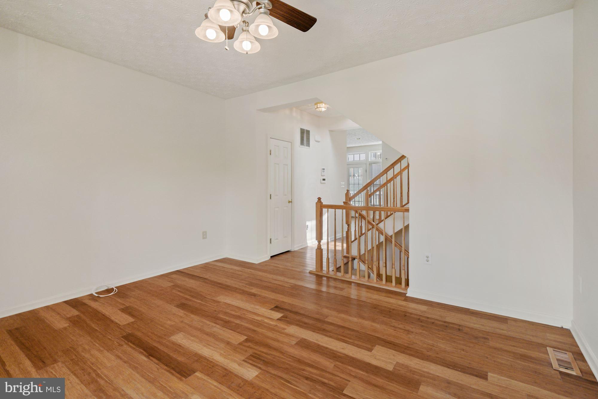 RUSSETT - Residential