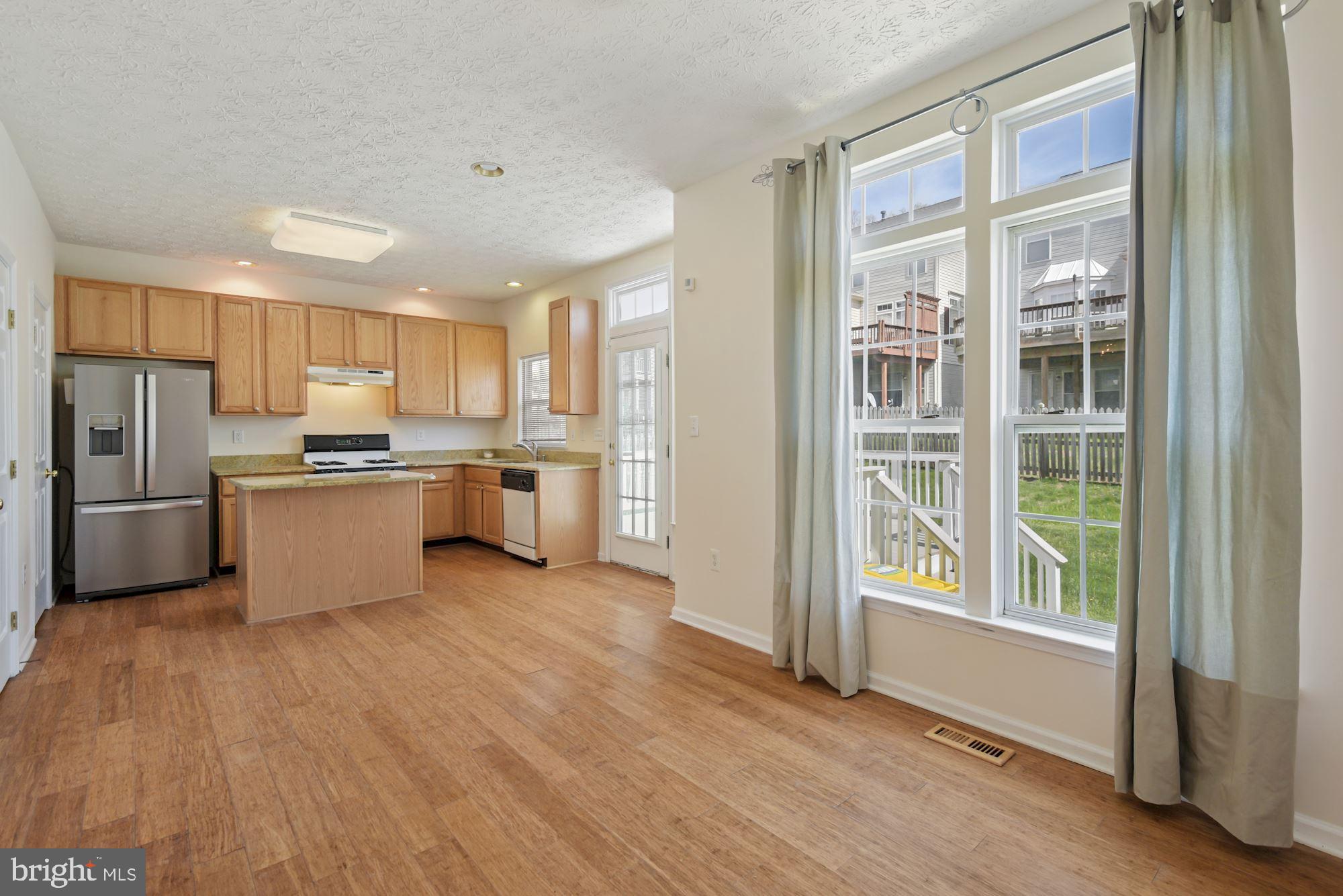 RUSSETT - Residential