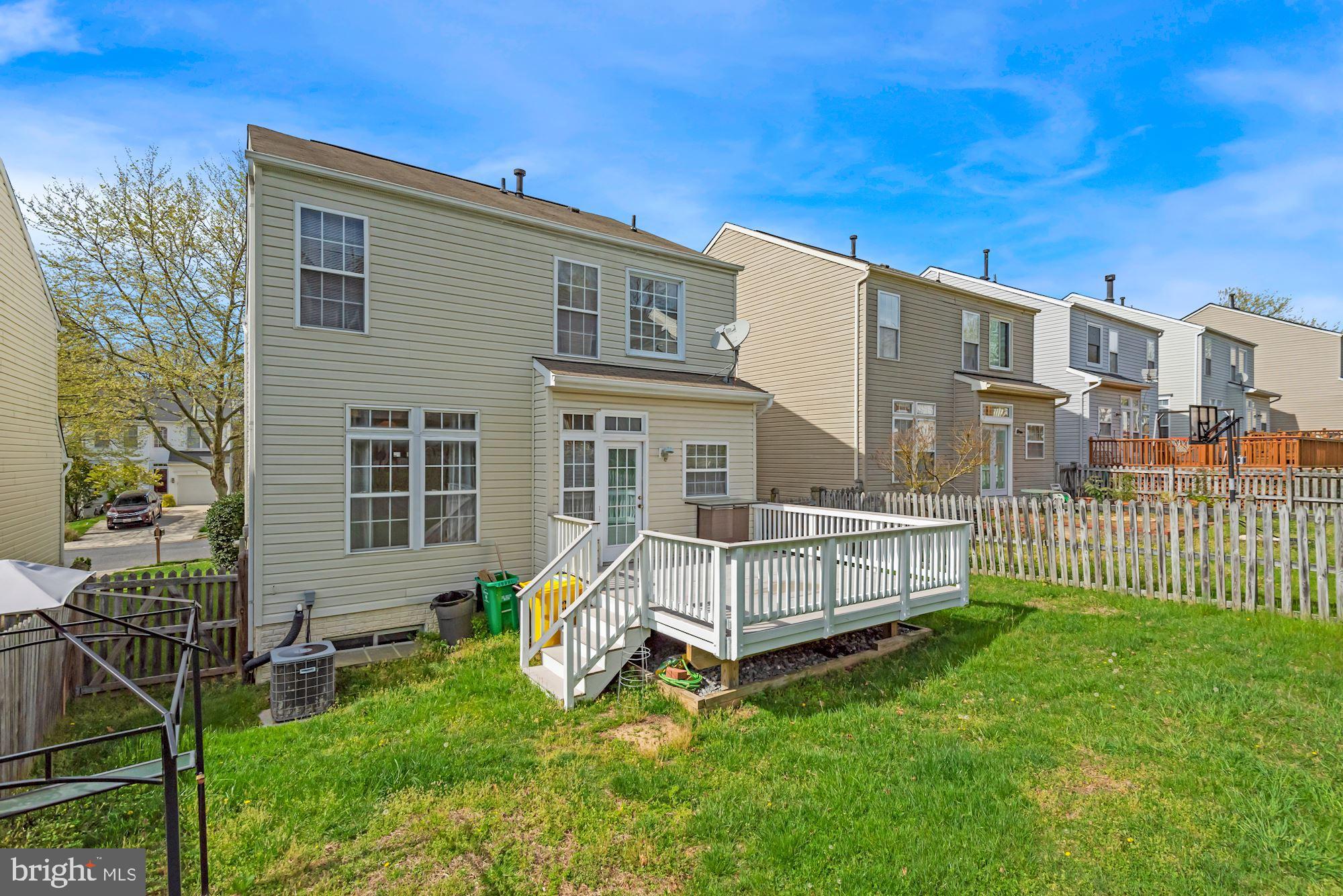 RUSSETT - Residential