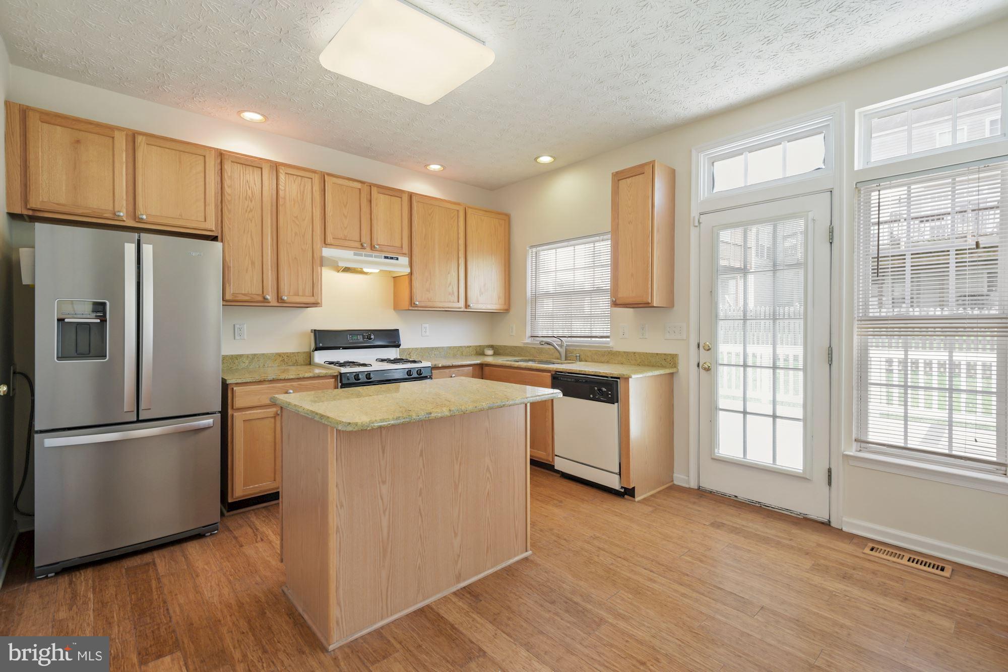 RUSSETT - Residential