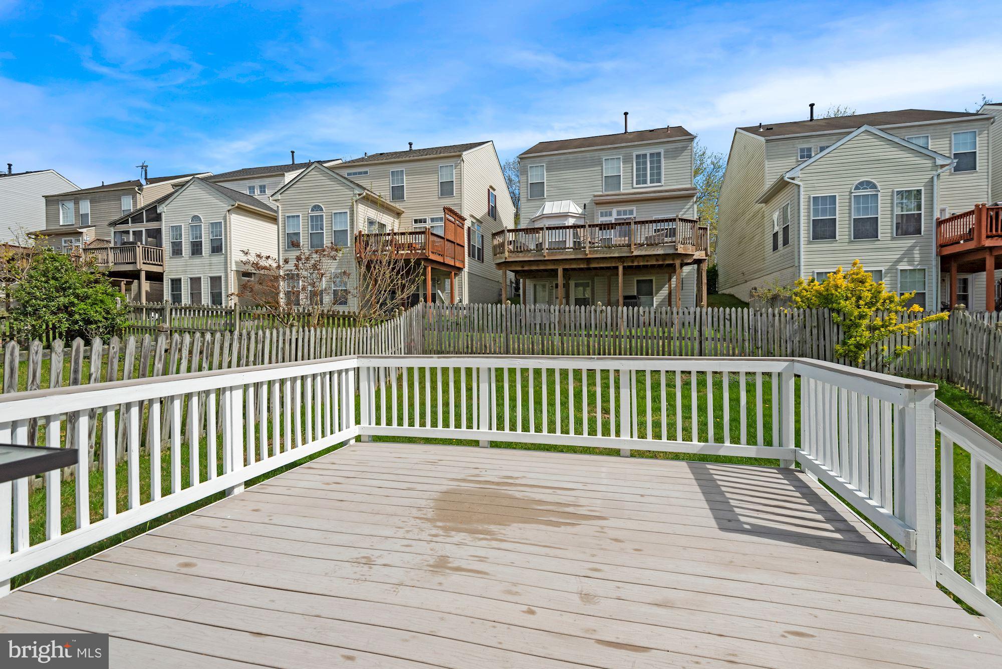 RUSSETT - Residential