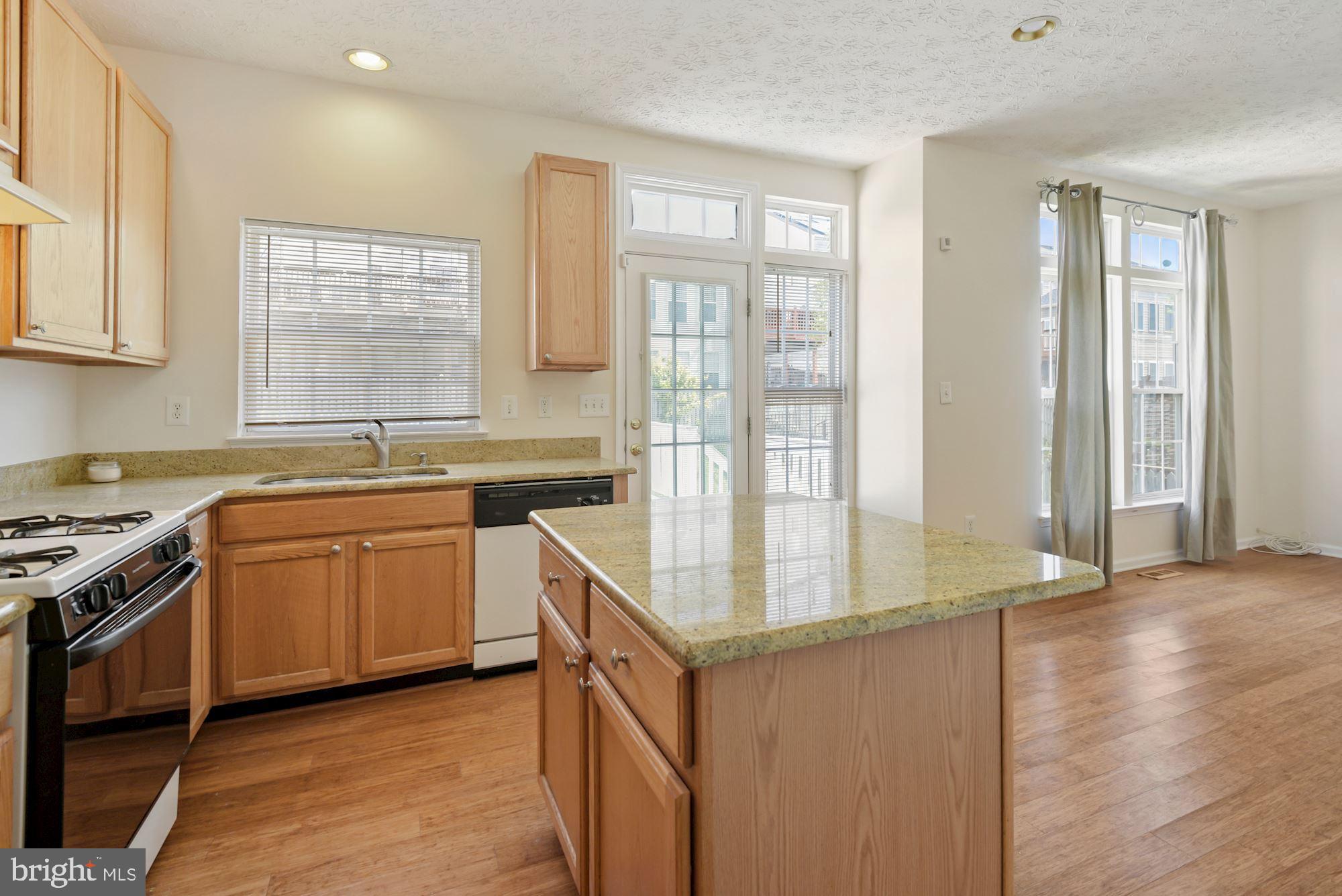 RUSSETT - Residential